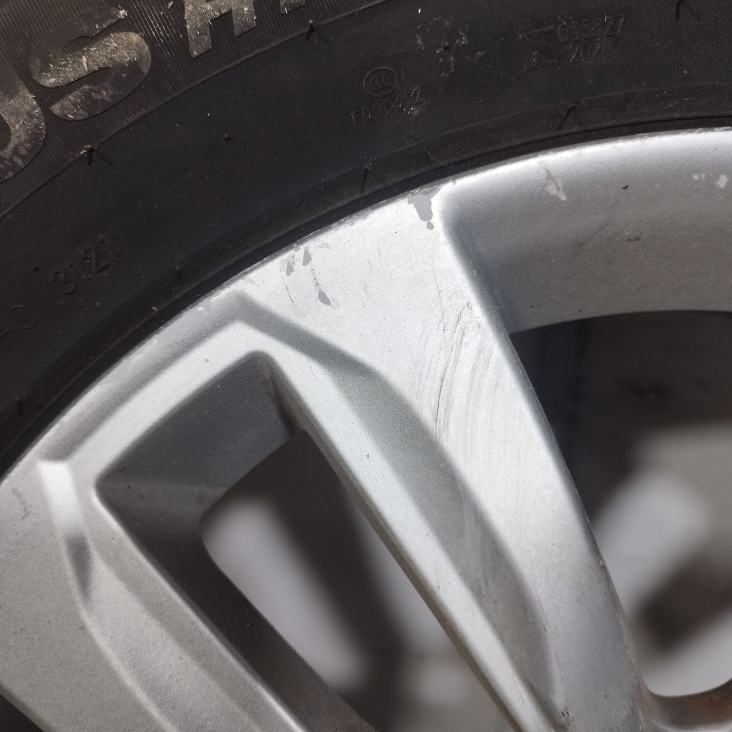 Alloy Wheels with Tires Kia Sorento 2012 ecoAC11656