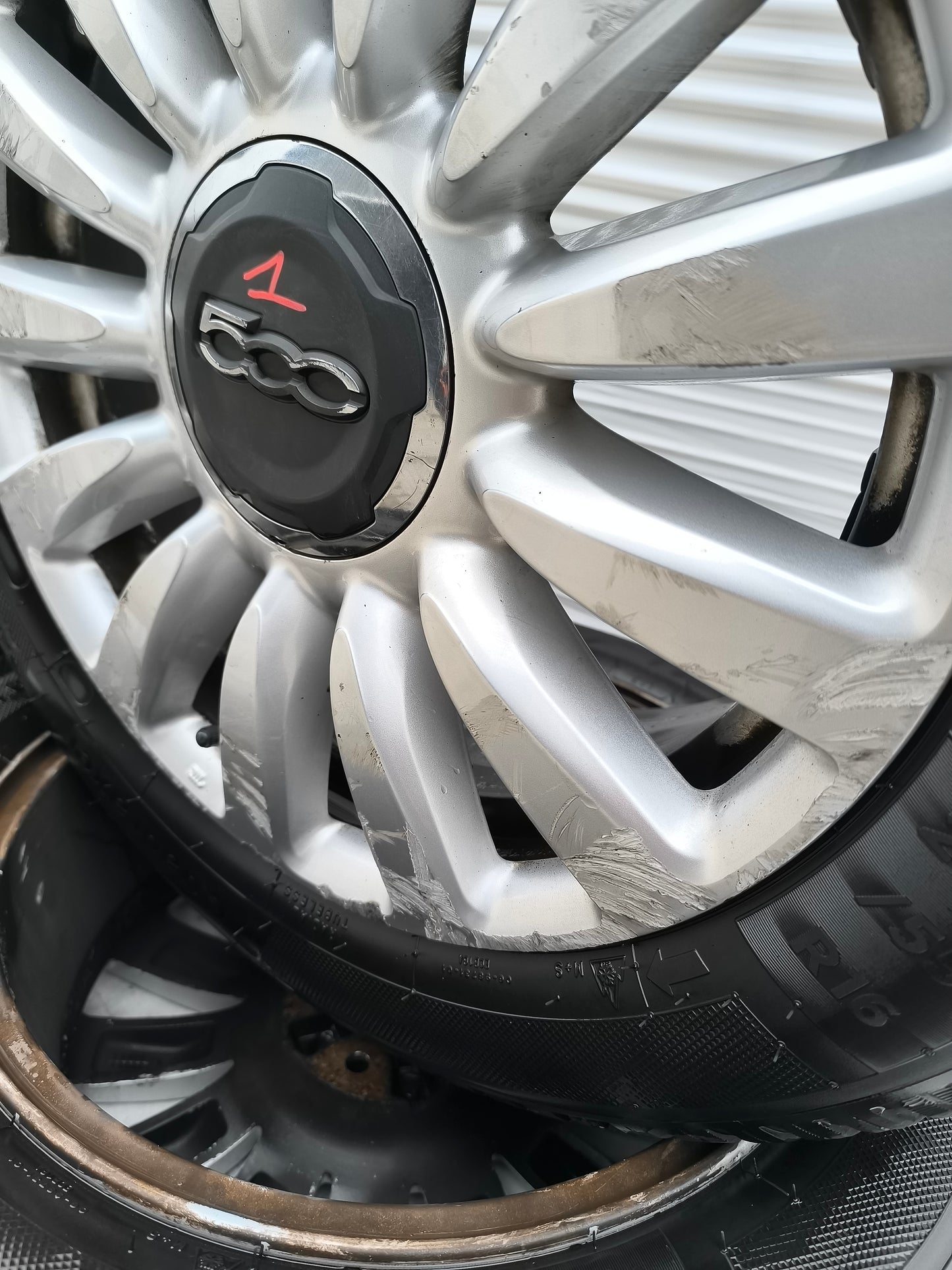 Gomme e cerchi Fiat 500L anno 2013 ecoAG7913