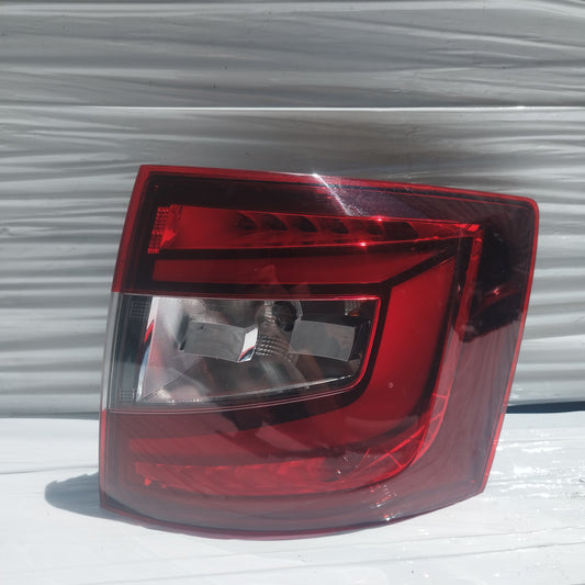Fanale posteriore dx a led Skoda Octavia 2020 SW cod: 5E9.945 208 ecoDM216
