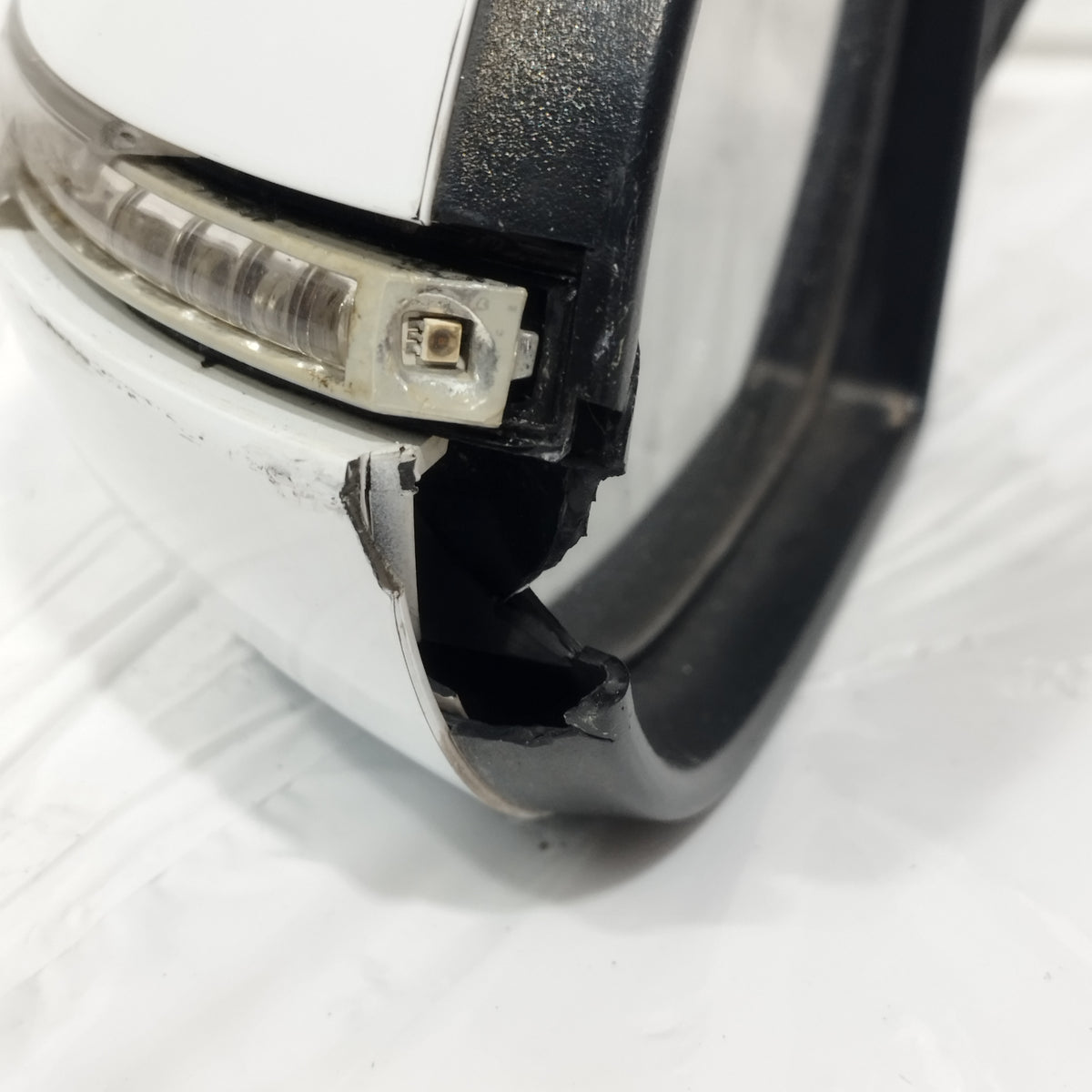 Specchietto elettrico anteriore sx bianco Kia Sportage III (SL) 2010-2015 9 fili ecoAC17328