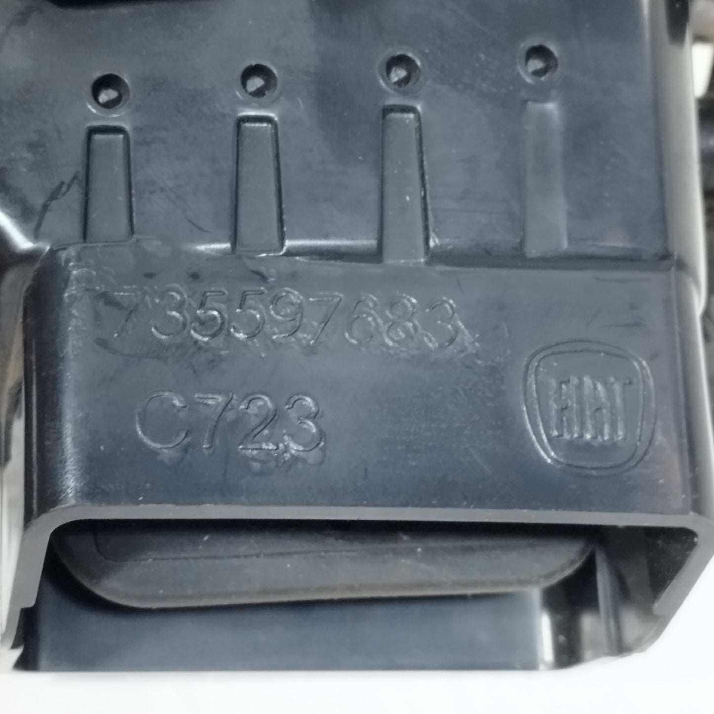 Linke Lüftungsdüse Fiat New Panda 2015 Code: 735597683 ecoAC13249