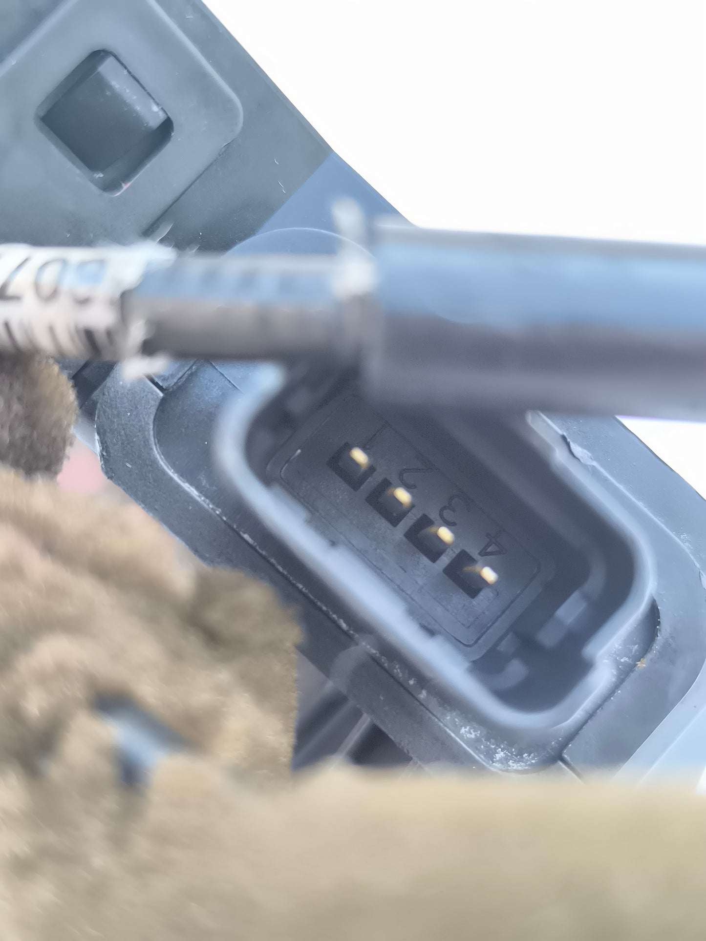 Serratura anteriore destra Renault Captur 4 pin anno 2014 Cod. 805003529R ecoAG7138