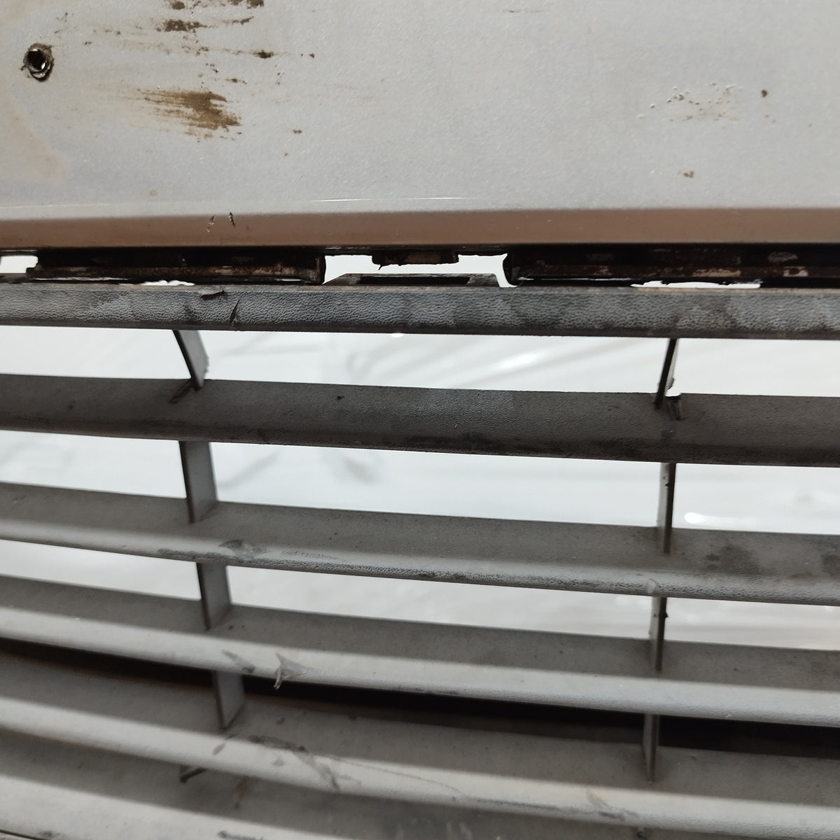 Paraurti anteriore grigio Volkswagen Caddy III 2010-2015 Restyling ecoAC17446