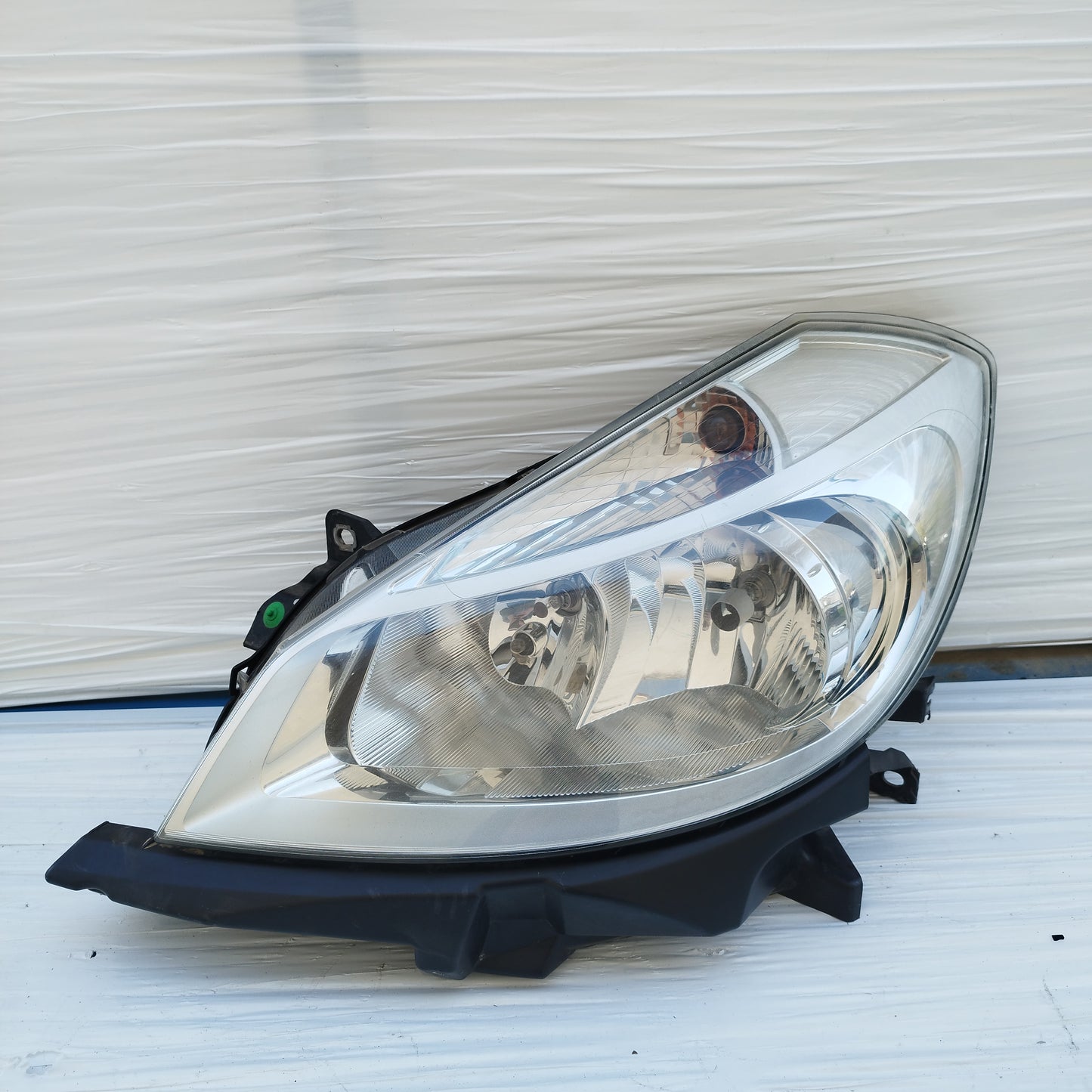 Fanale anteriore dx Renault Clio 2008 cod: 8200244889 ecoDM074