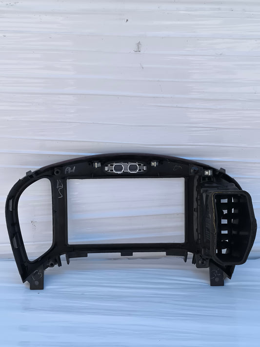 Cornice centrale autoradio Nissan Juke anno 2010-2014 cod: 682601KE0A ecoAG8436