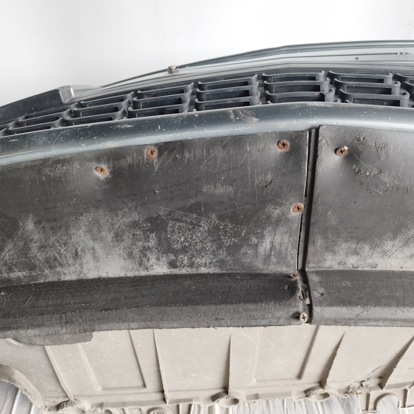 Frontstoßstange in Dunkelgrau für Opel Astra J 2010 ecoAC13079