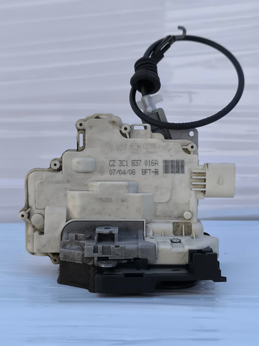 Serratura anteriore dx Volkswagen Passat / Tiguan anno 2010 7 pin cod: 3C1837016A ecoAG8179