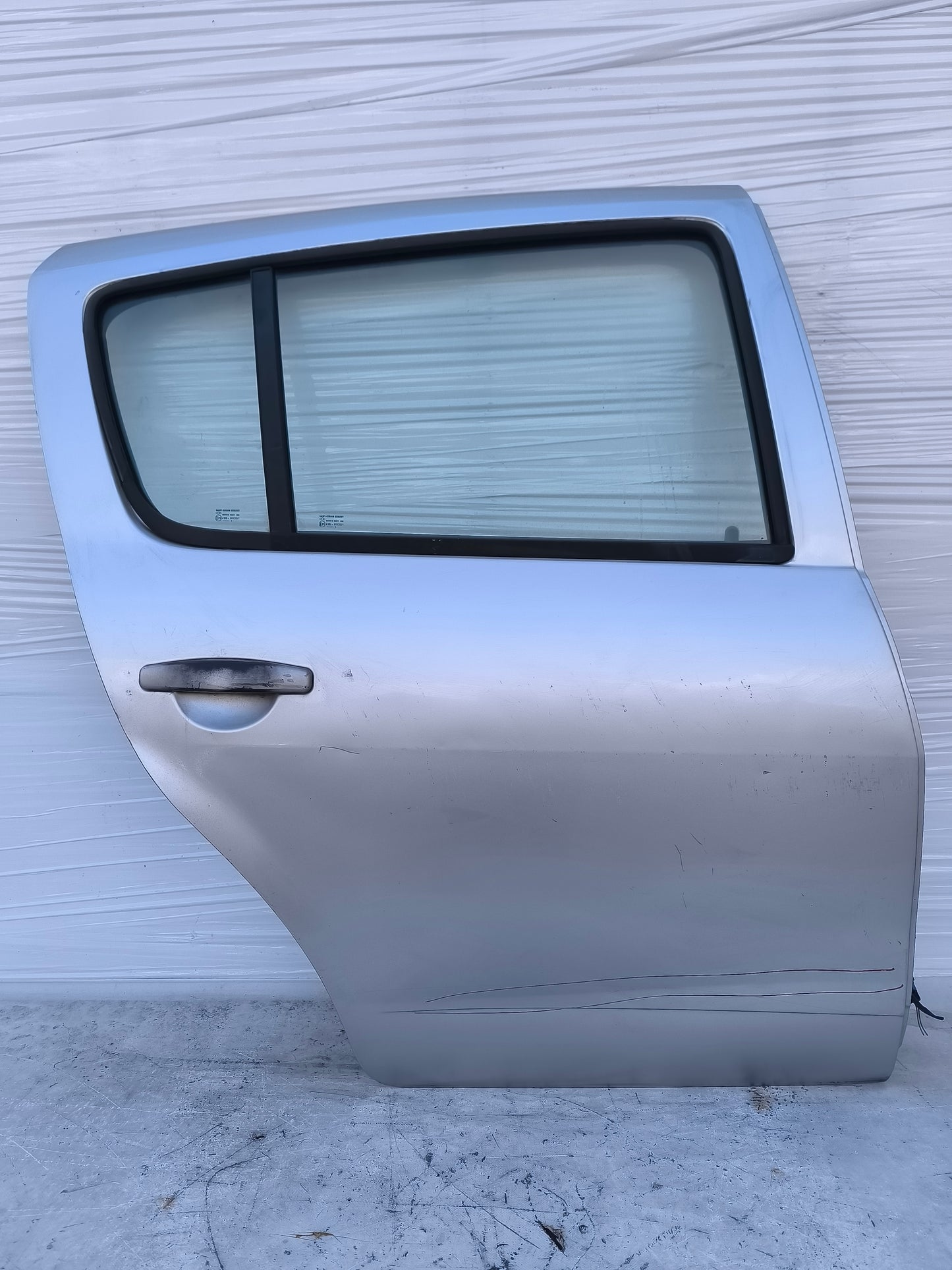 Sportello posteriore dx grigio argento Dacia Sandero I (BS) anno 2008-2012 ecoAG8042