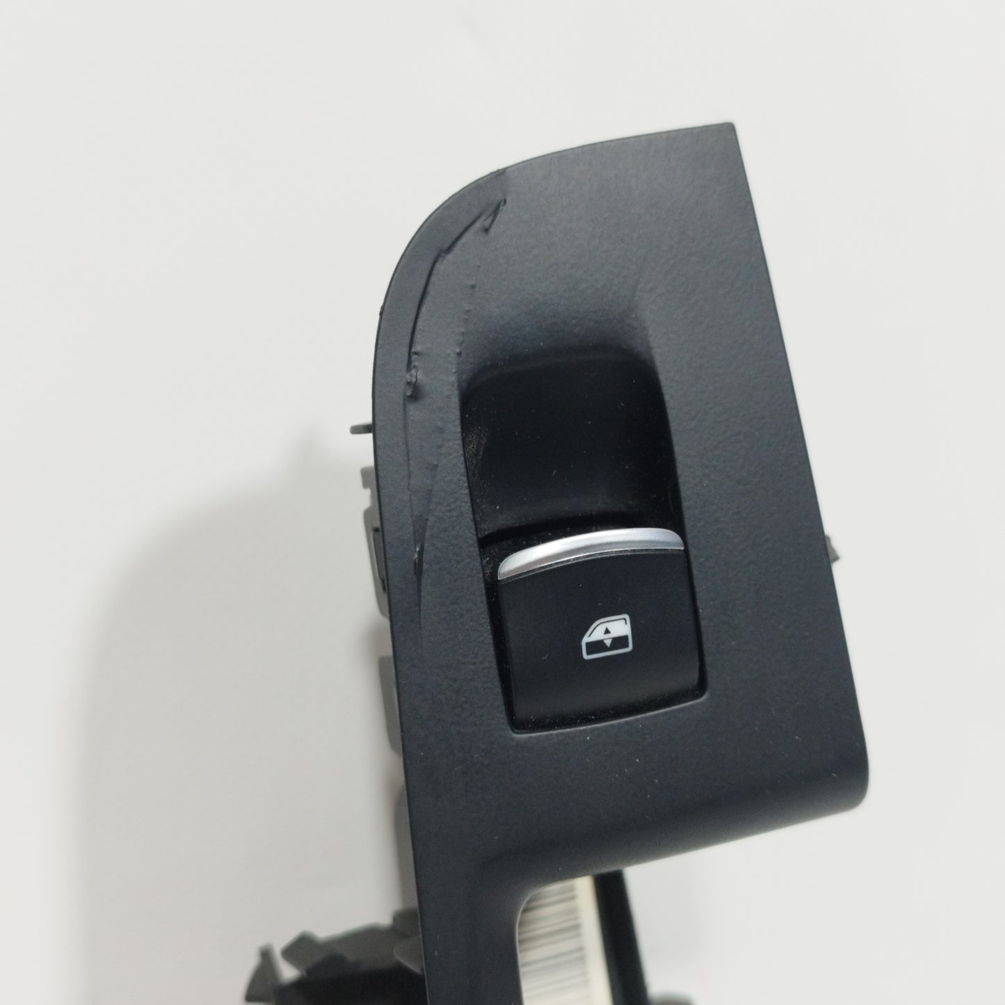Rear Right Button Panel Alfa Romeo Stelvio 2017 Code: 01561075620 ecoAC11773