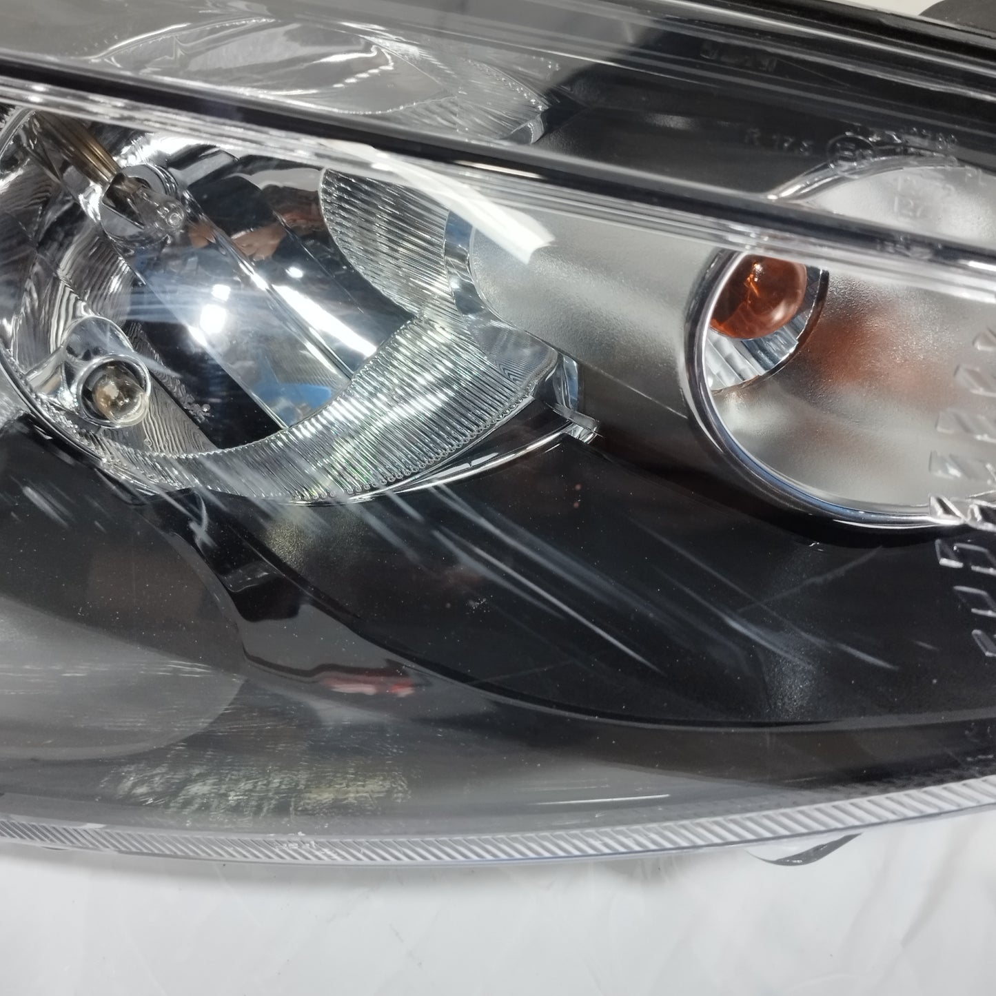 Fanale anteriore dx Ford Fiesta VI MK7 2008-2012 TYC ecoAC16412
