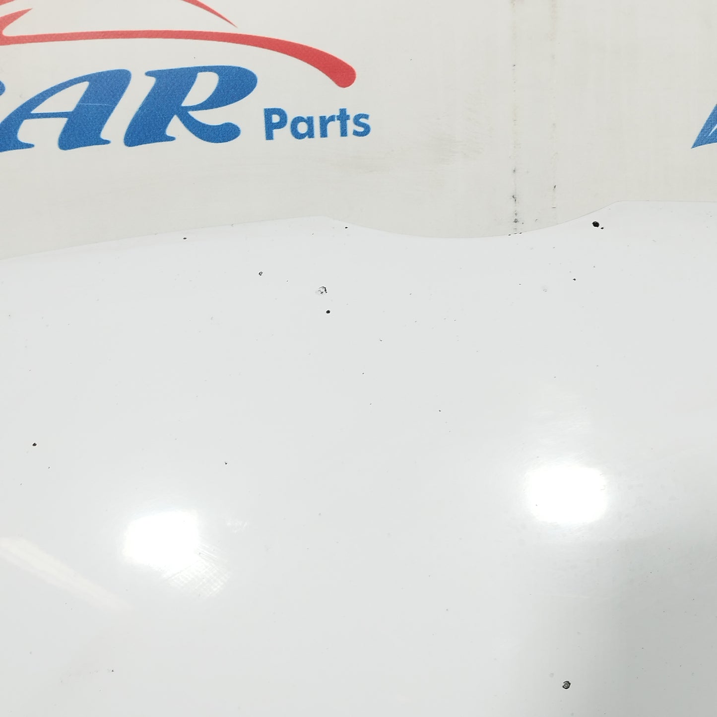 Weiße Motorhaube Ford Focus 2011 ecoAC10984