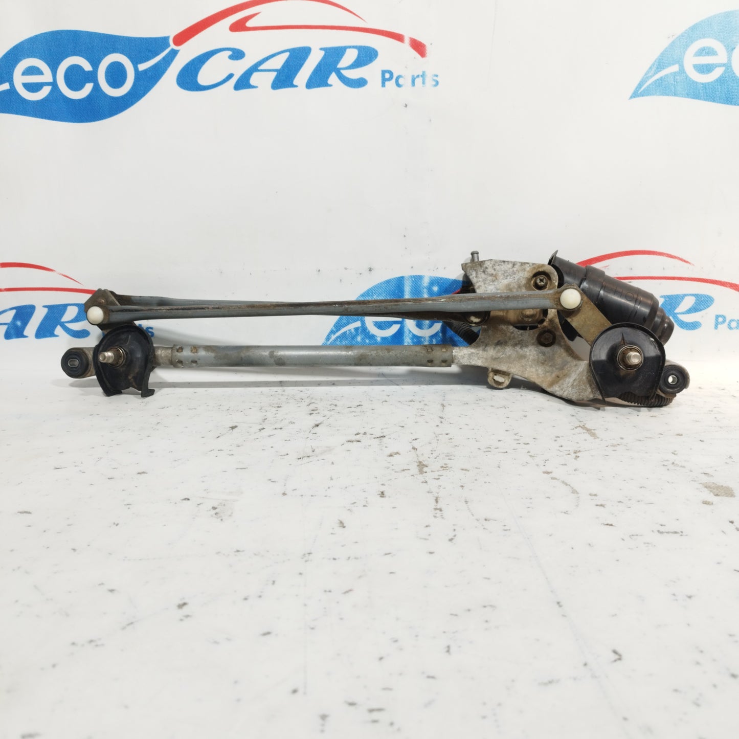 Front windshield wiper motor Toyota RAV 4 2010 code: 8511042150 ecoAC8702