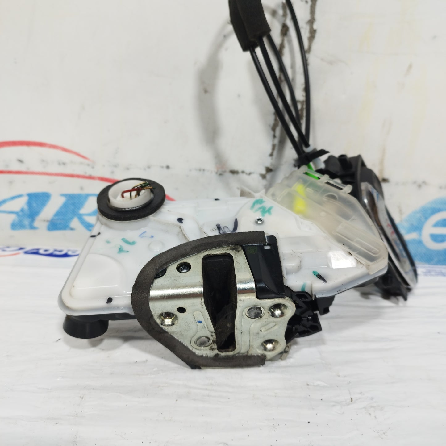 Serratura anteriore sx Peugeot 108 2017 5Pin ecoAC11141