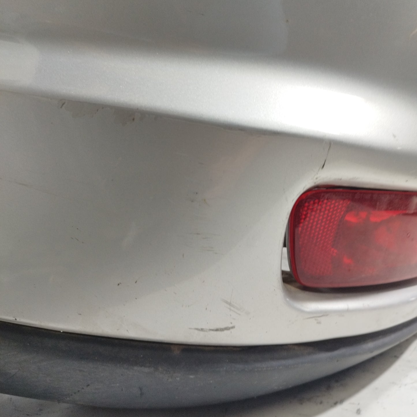 Hellgraue Heckstoßstange Fiat Freemont 2012 ecoAC9046