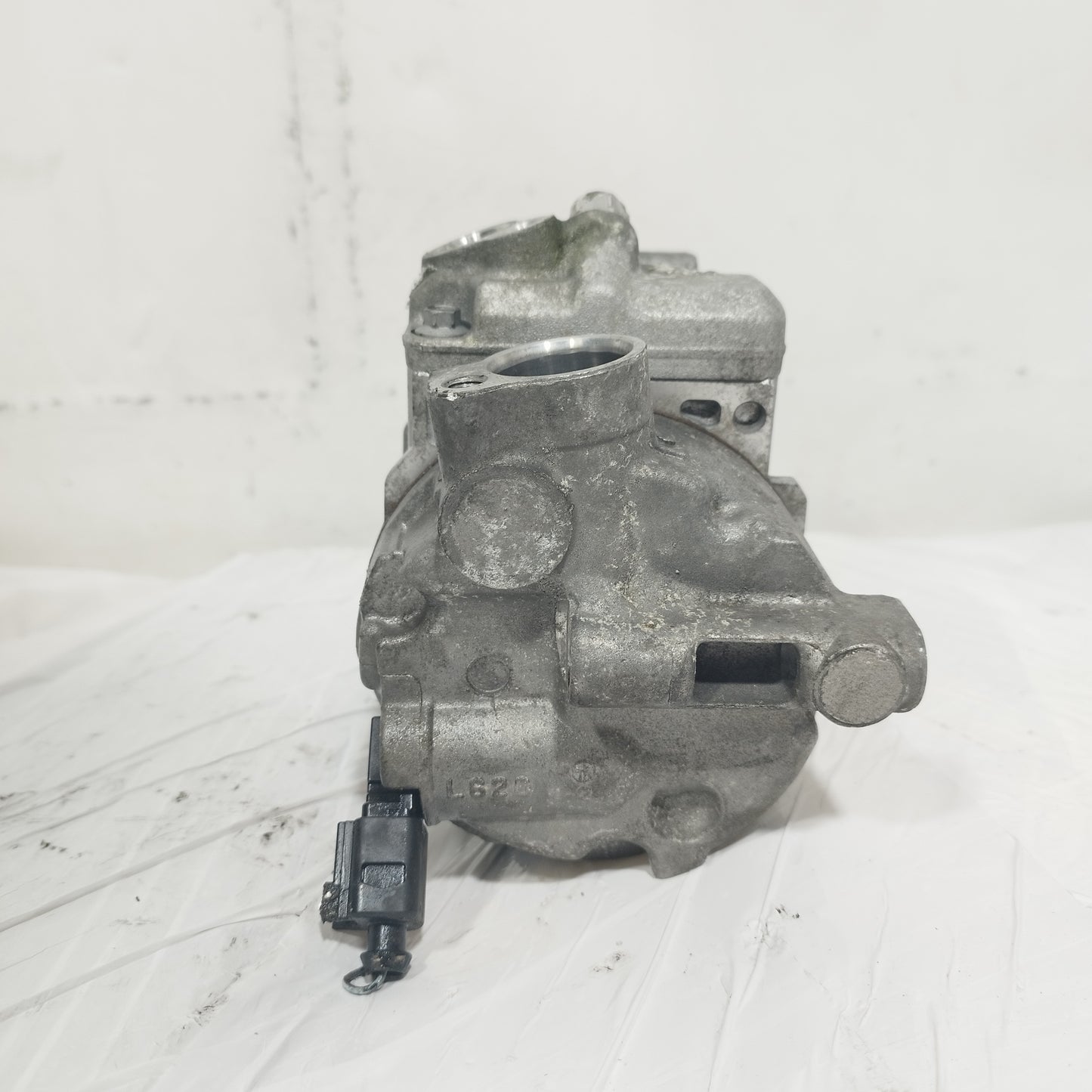 Compressore a / c Audi A4 (B8) 2.0 TDI DENSO 2008-2011 2 pin cod: 8k0260805E ecoAC15499