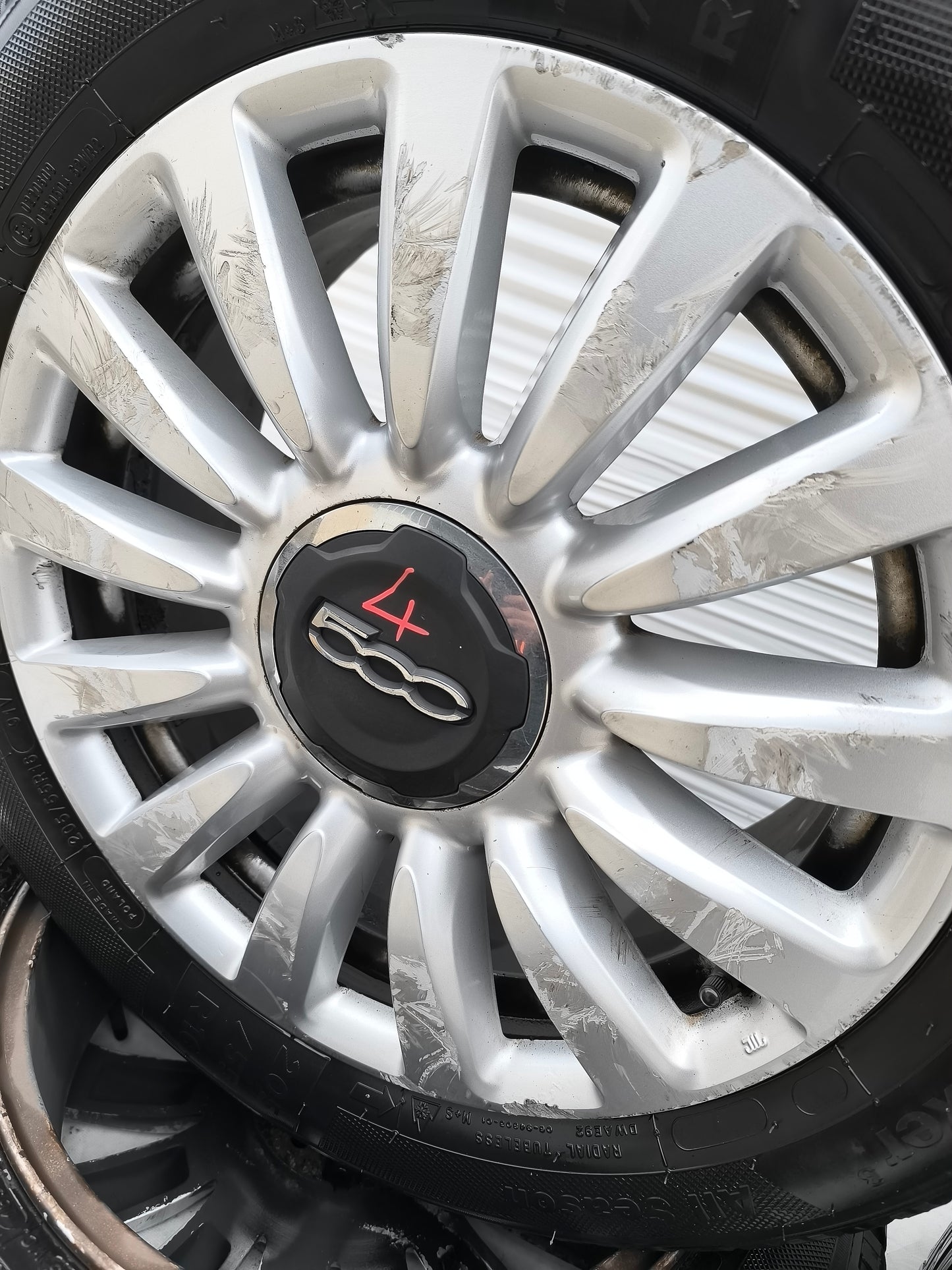 Gomme e cerchi Fiat 500L anno 2013 ecoAG7913