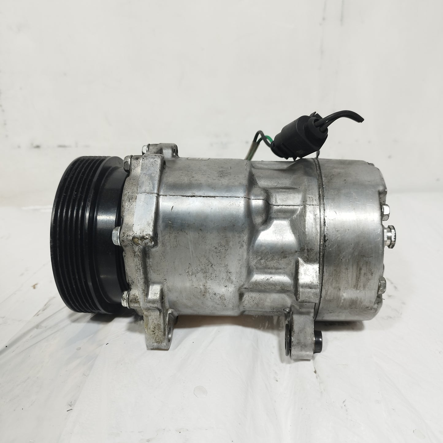Compressore a / c Volkswagen Golf 4 1.9 TDI 1997-2004 cod: 890761 / 912575 ecoAC15557