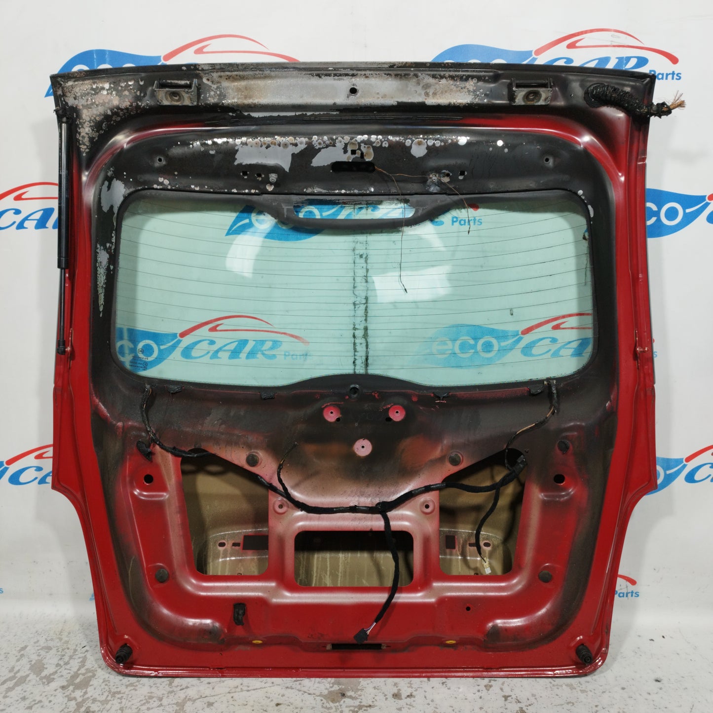 Red tailgate Fiat 500 2019 ecoAC4108