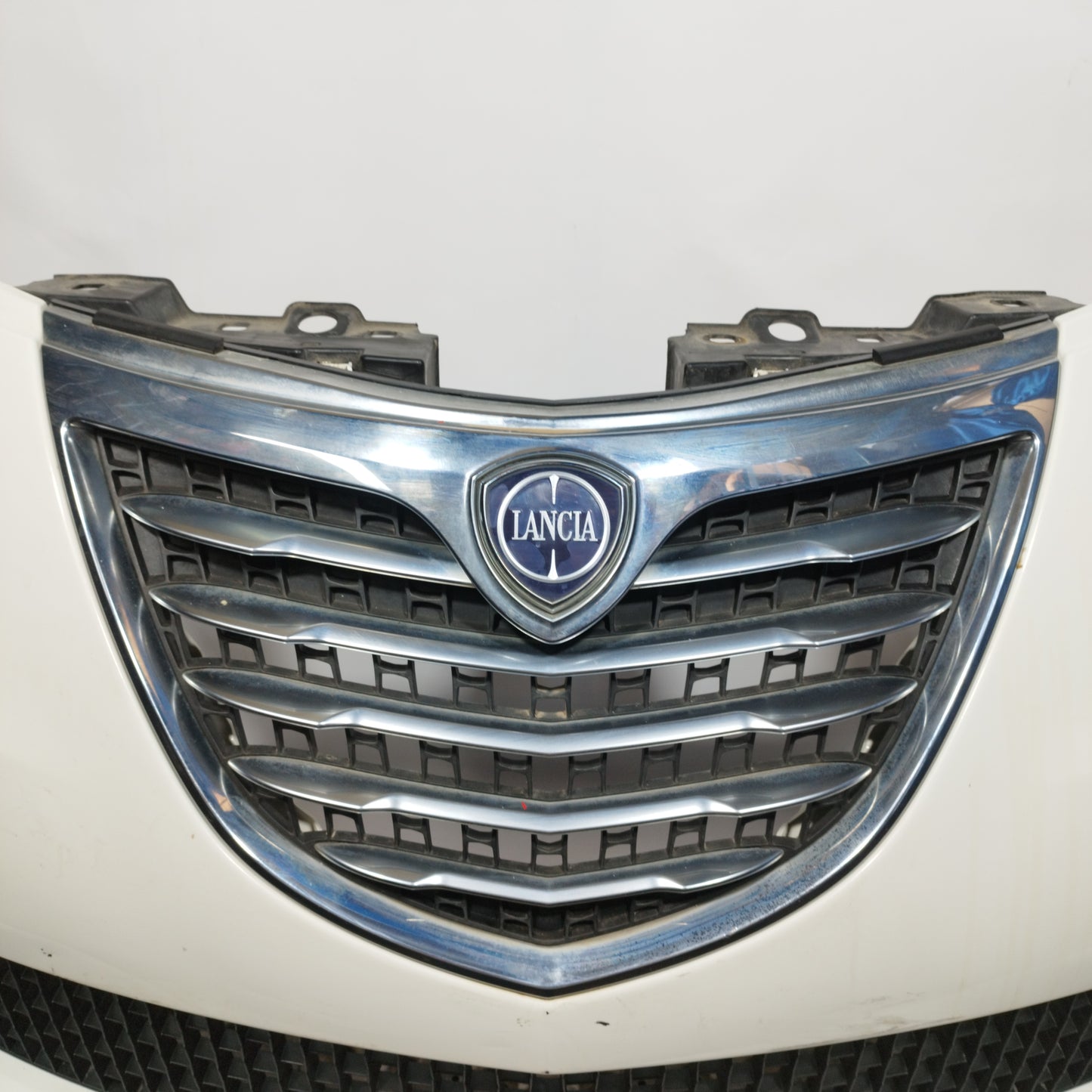 Front bumper cream Lancia Ypsilon 2013 ecoAC11416
