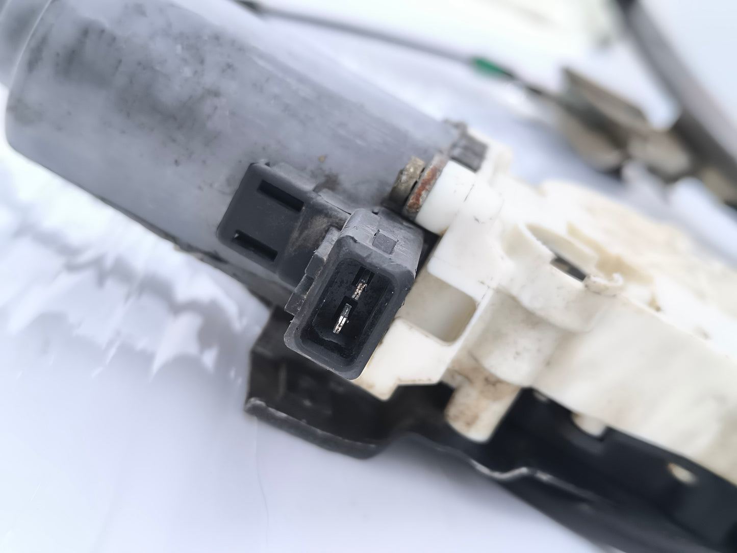 Gepäckträger vorne rechts Land Rover Freelander Baujahr 1999 Code: 6n4959801B ecoAG6781