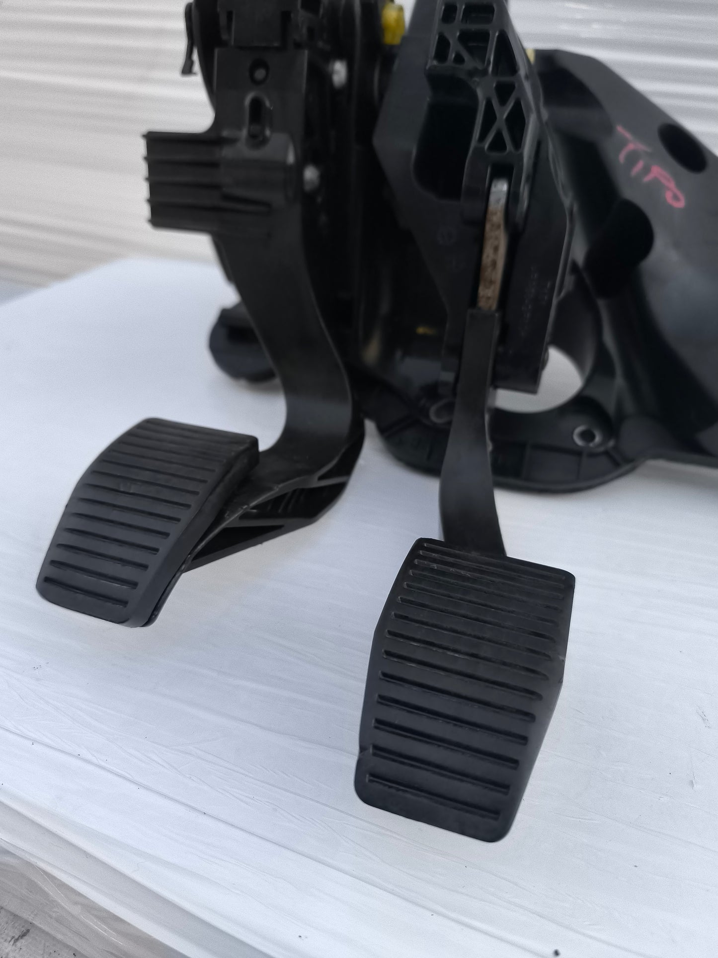 Pedaliera Freno / Frizione Fiat Tipo anno 2016 1.3 / 1.6 Multijet Cod: 2583561045 ecoAG7824