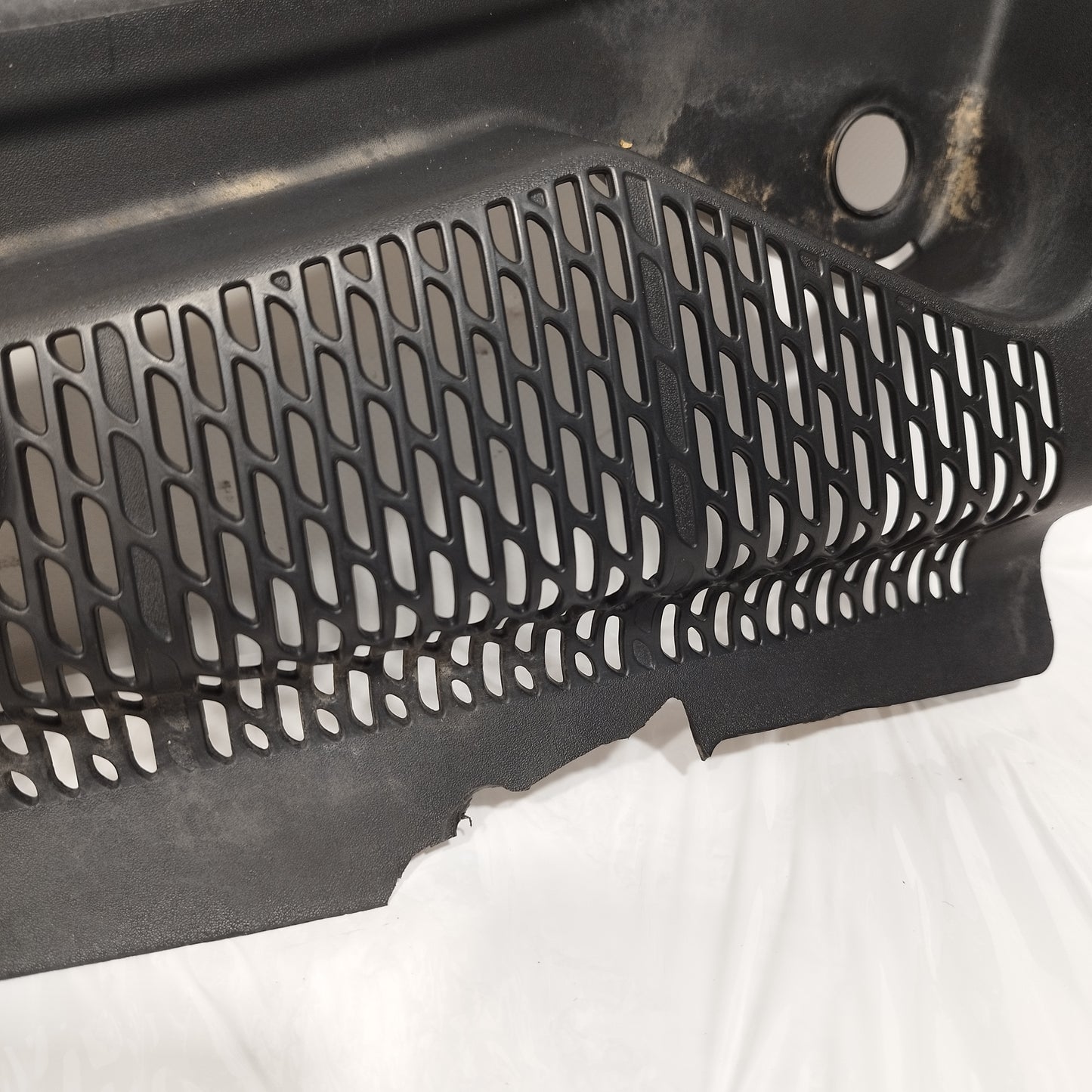 Tropfschalengrill Lancia Ypsilon 2015 Code: 735479606 ecoAC12853