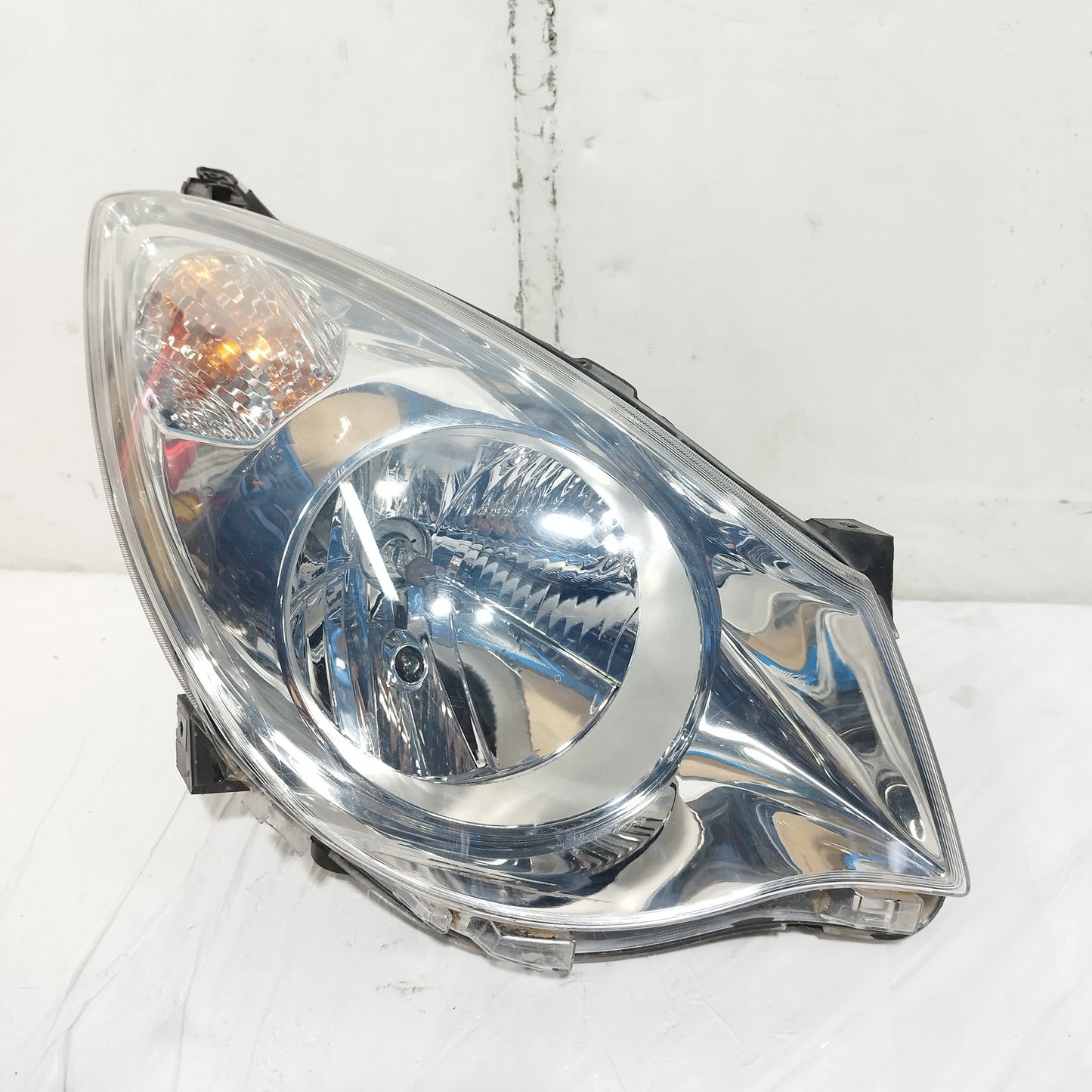 Fanale anteriore dx Opel Agila B 2008-2014 cod: 35100-52K00 ecoAC16422