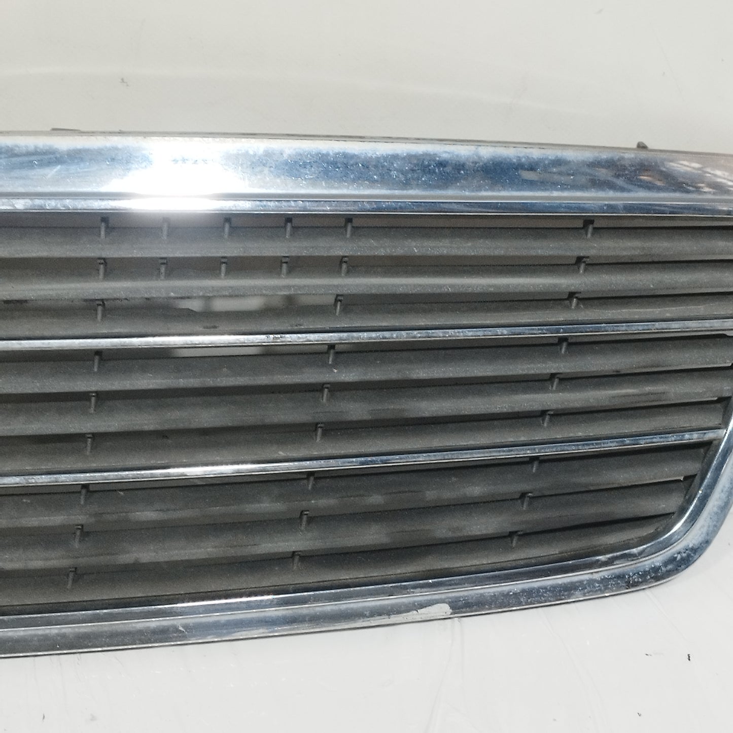 Mascherina centrale anteriore Mercedes Classe C W203 2000-2004 cod: A2038800483 ecoAC15624