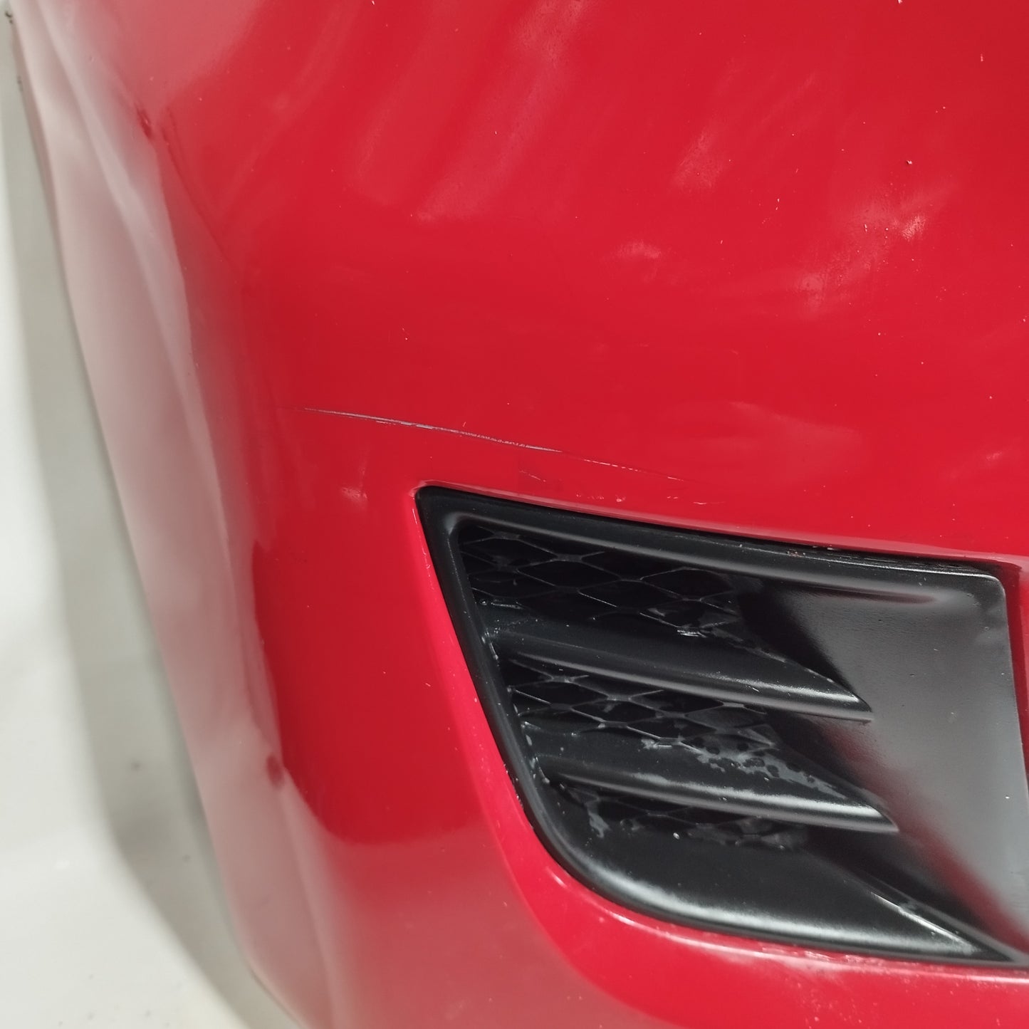 Paraurti anteriore rosso Peugeot 107 2010 ecoAC14499