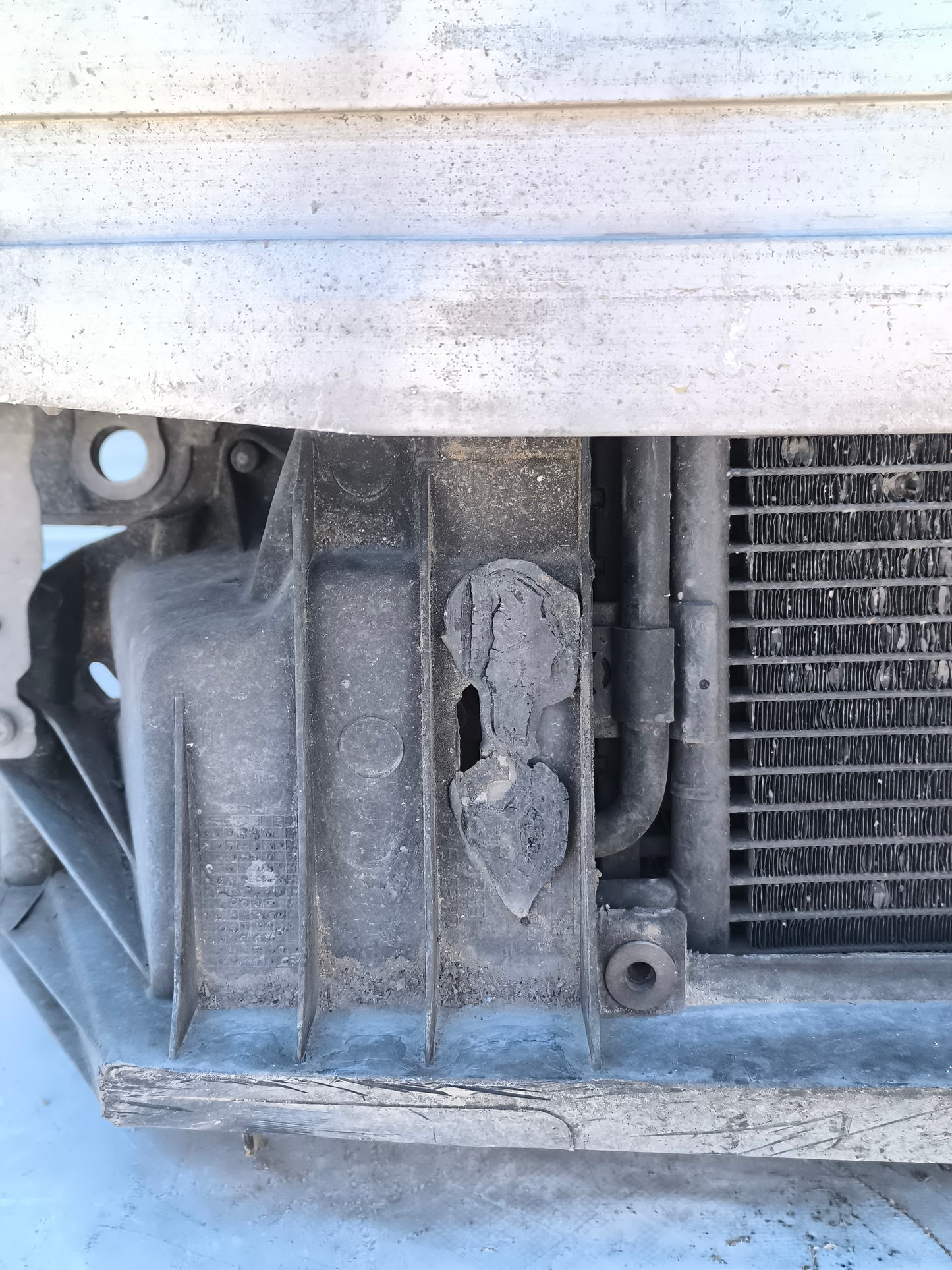 Calandra completa di radiatori Audi A3 8P1 1.6 TDI ecoAG8303