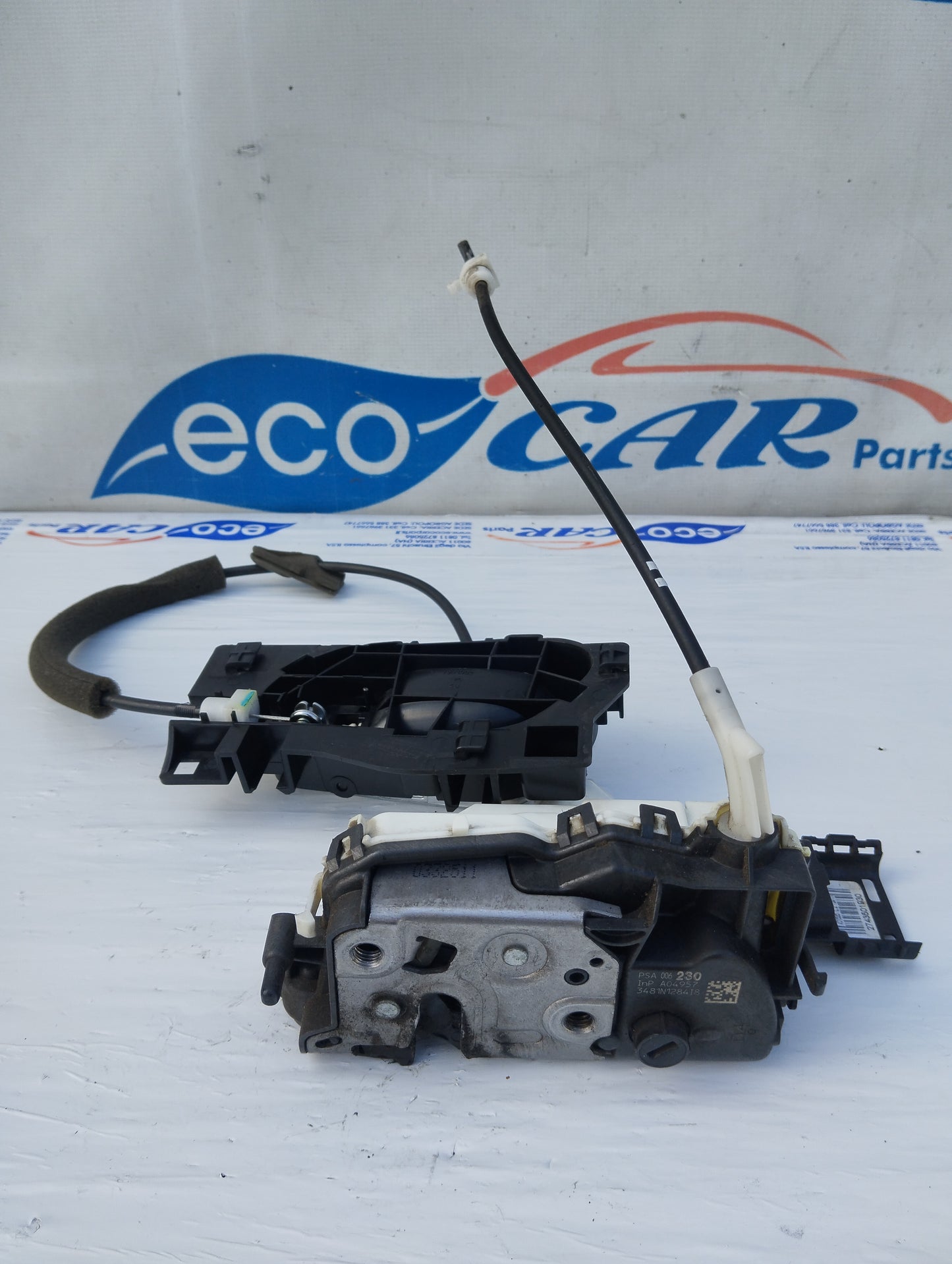 Front right lock Peugeot 2008 2012 code: PSA006230 ecoAG5683