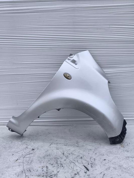 Parafango dx Peugeot 107 grigio argento ecoAG8223