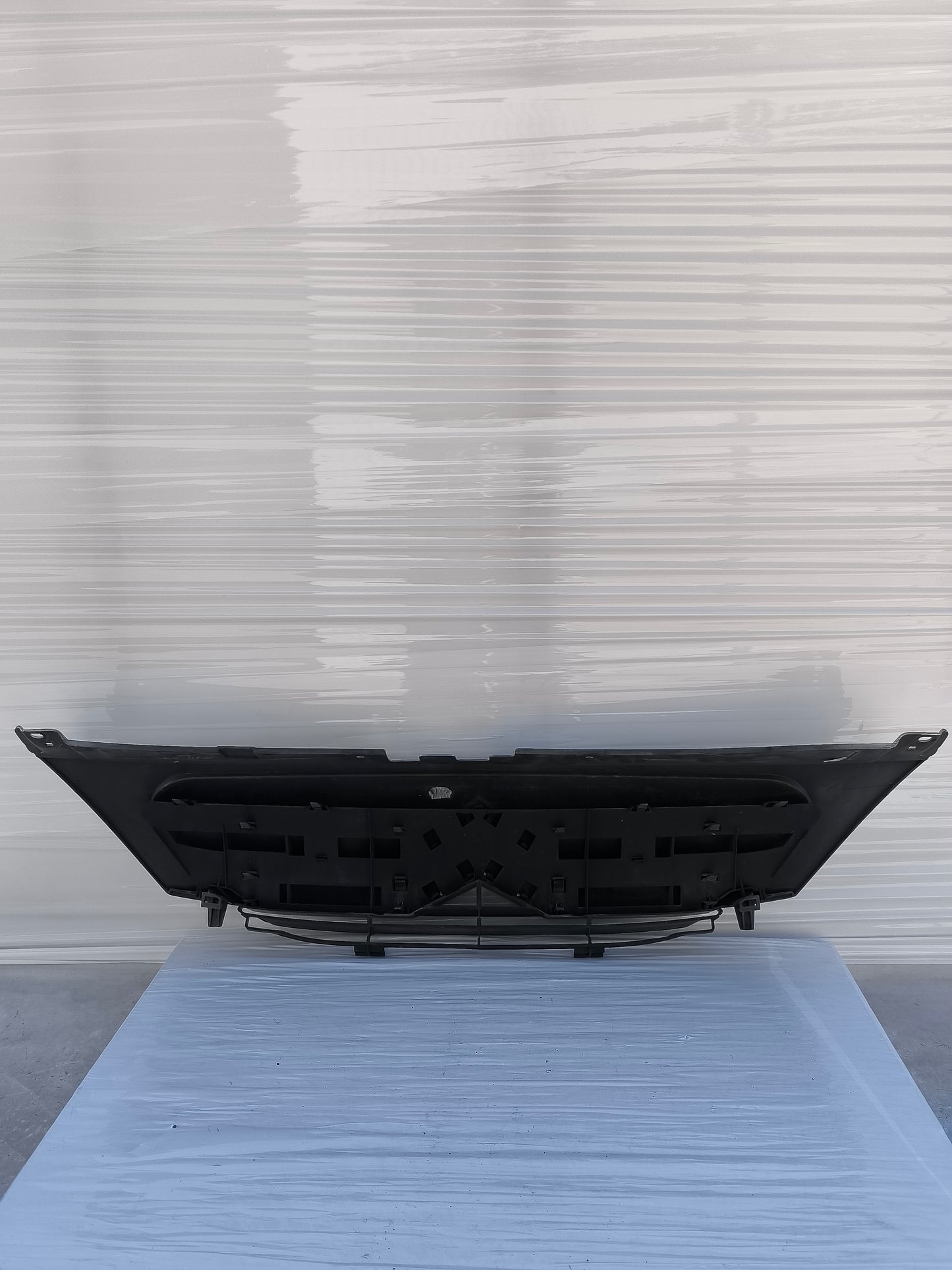 Mascherina anteriore Citroen C3 anno 2008 grigio argento cod: 9680094177 ecoAG8104