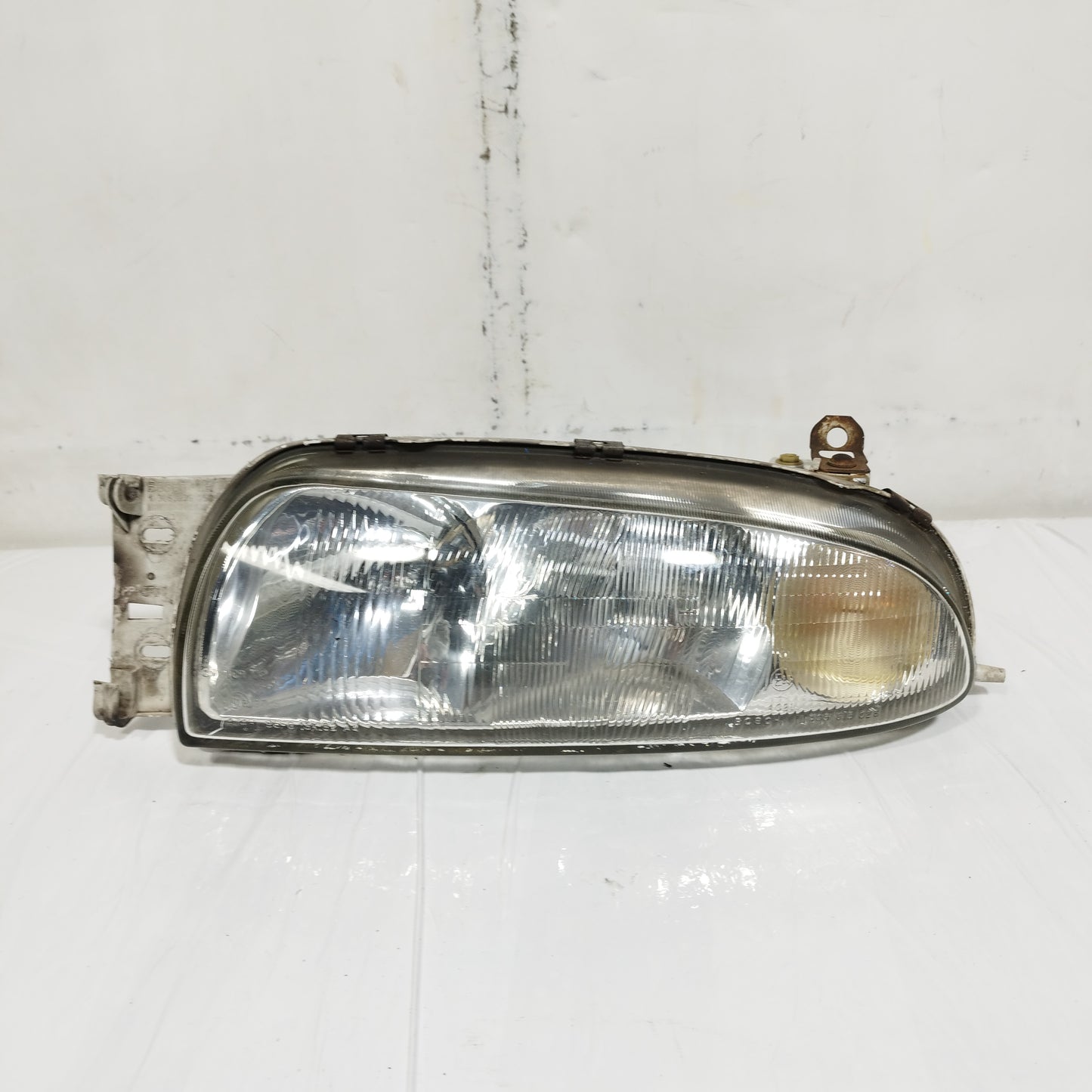 Fanale anteriore sx Ford Fiesta 1996 Cod: 0301049201 ecoAC14938