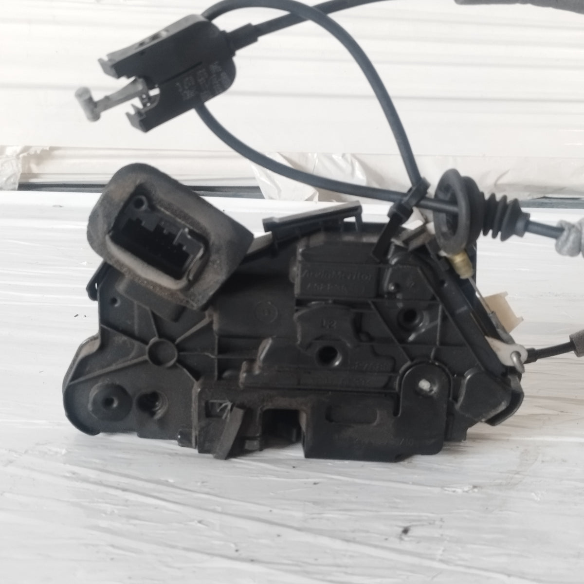 Serratura anteriore sx Volkswagen Polo (6R / 6C) 2009-2017 cod: 15B-5k1837015B ecoAC17574
