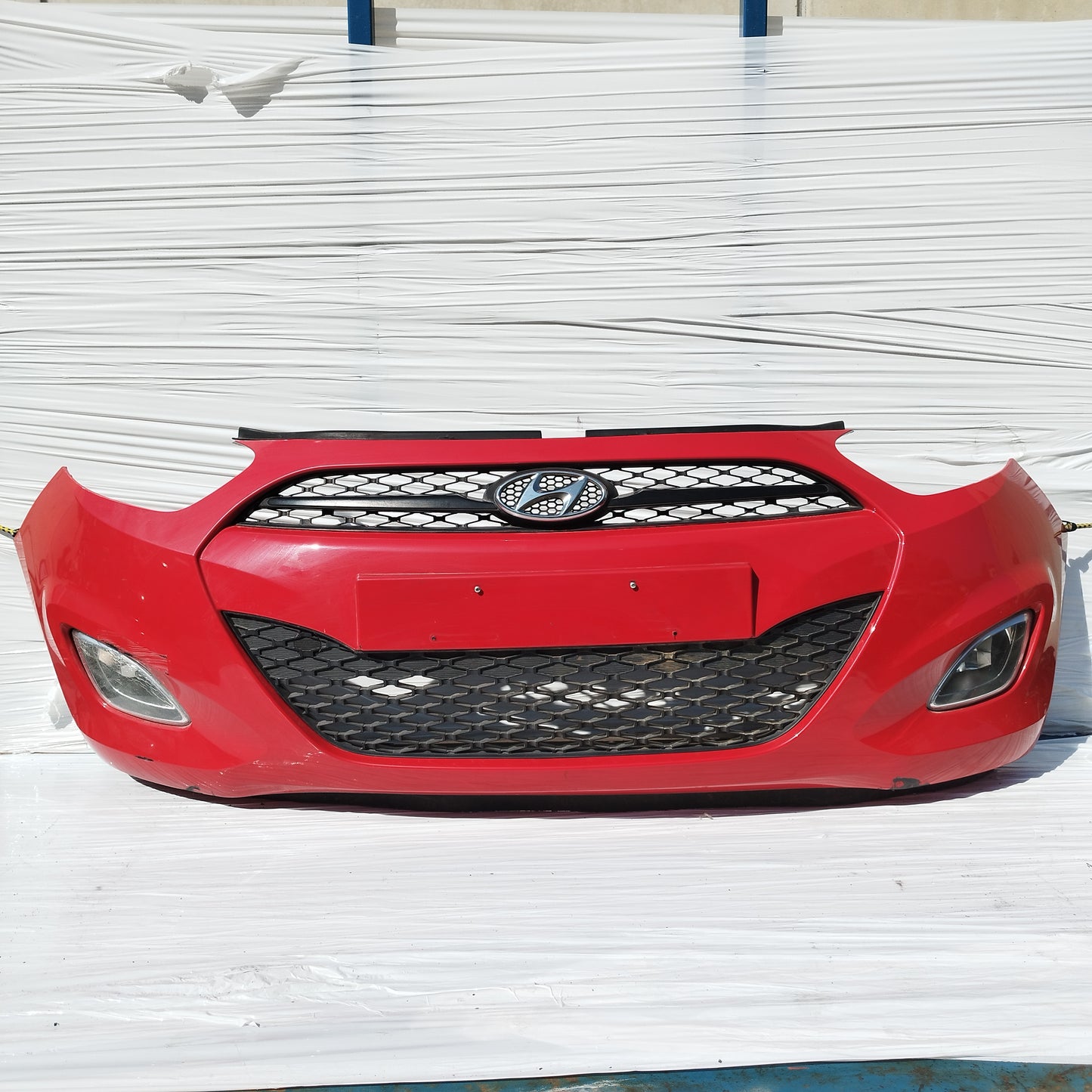 Paraurti anteriore rosso Hyundai I10 2012 ecoDM140