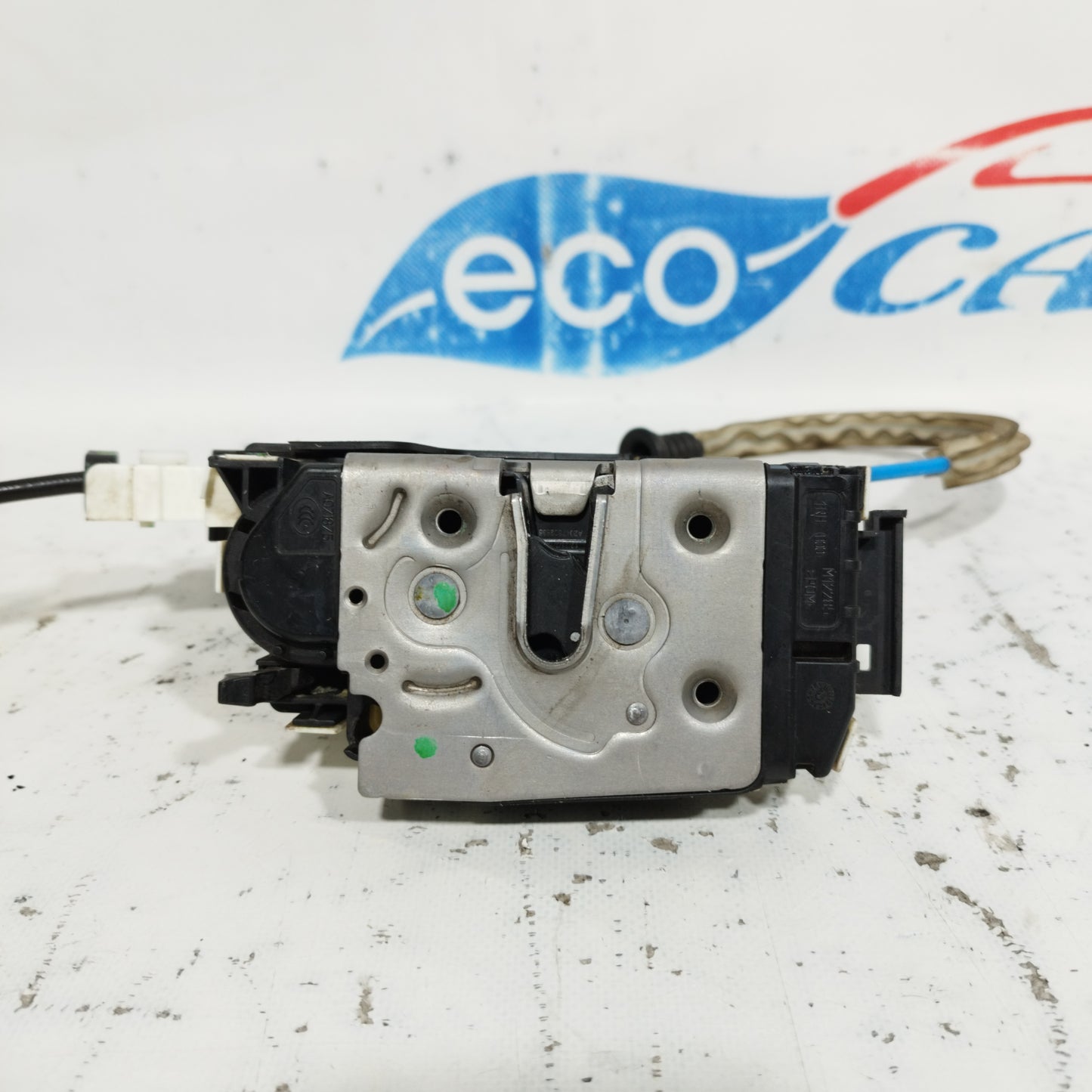 Rear right lock Mercedes A-Class W176 2012 4 pin code: A2047302833 ecoAC8436