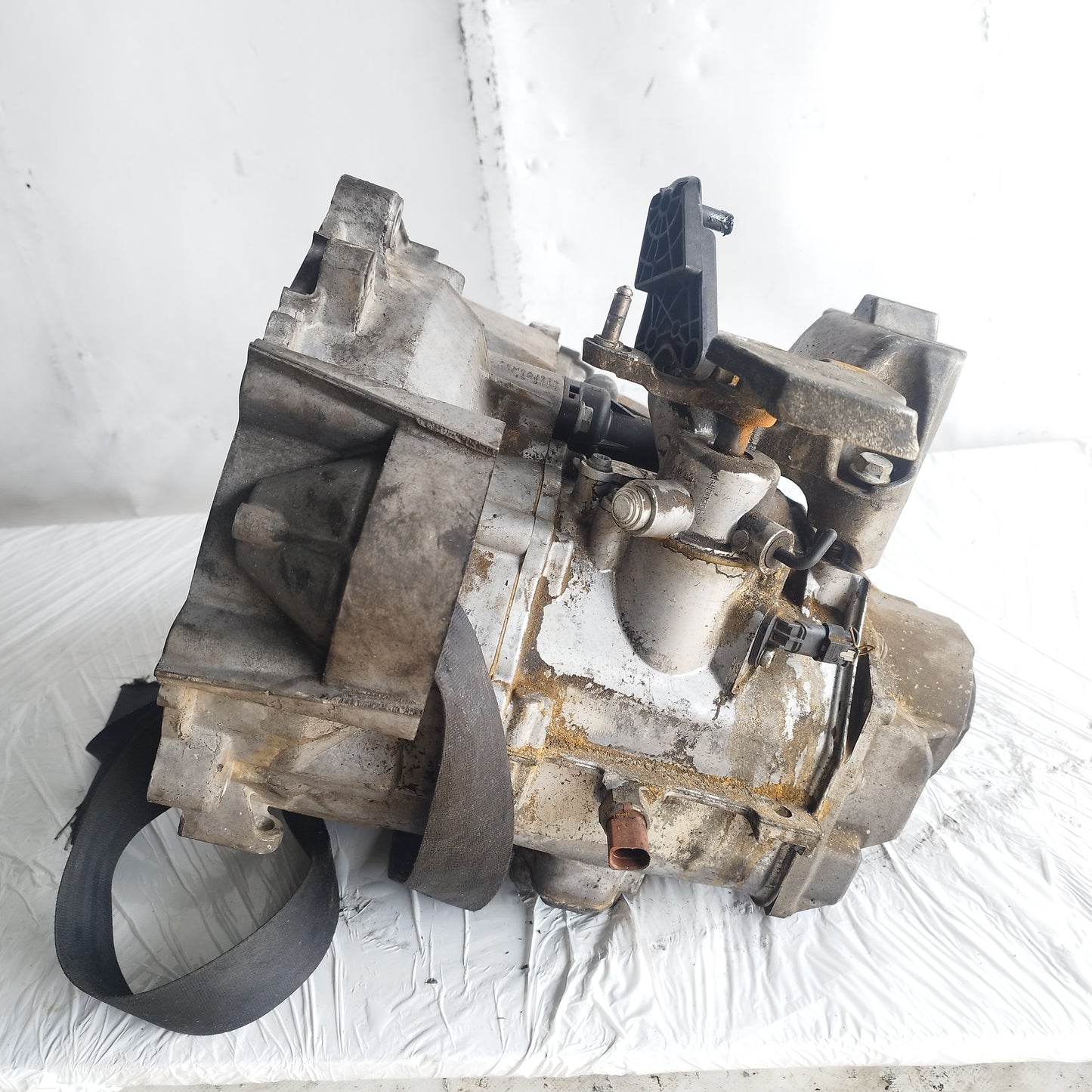 Cambio manuale 6M Volkswagen Caddy 1.9 D 2010 cod: FM6AJ015 ecoAC15902