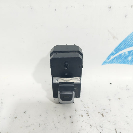 Pulsante posteriore sx Kia Sportage 2018 Cod: 93580F1120 ecoAC8688