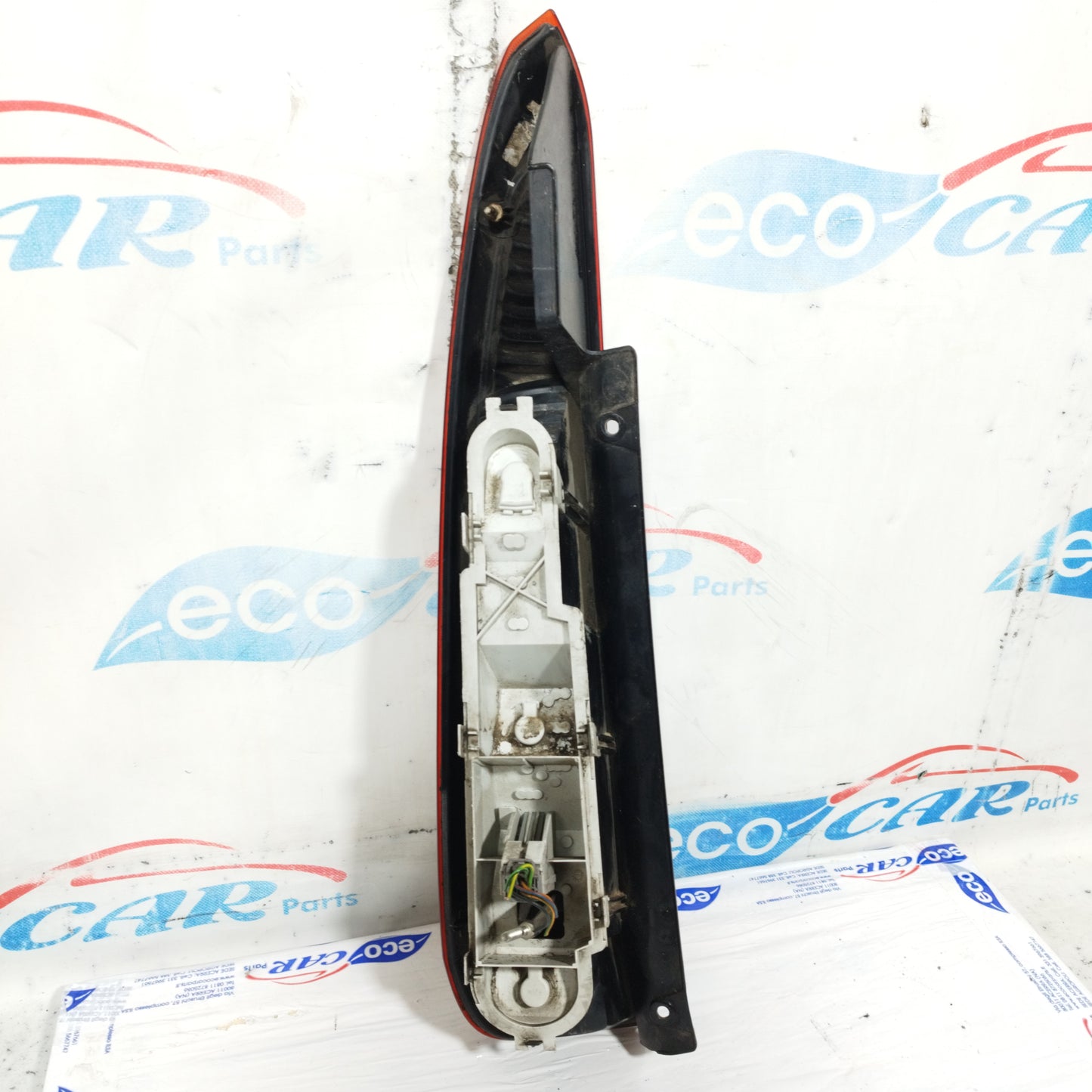 Ford Fusion 2004 ecoAC10648 Right Rear Light