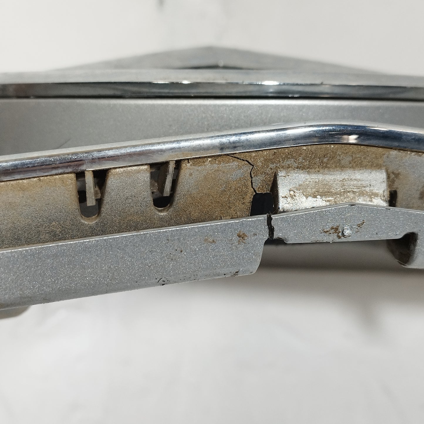 Mascherina centrale Mercedes Classe B W245 2008 Cod: A1698800883 ecoAC14273