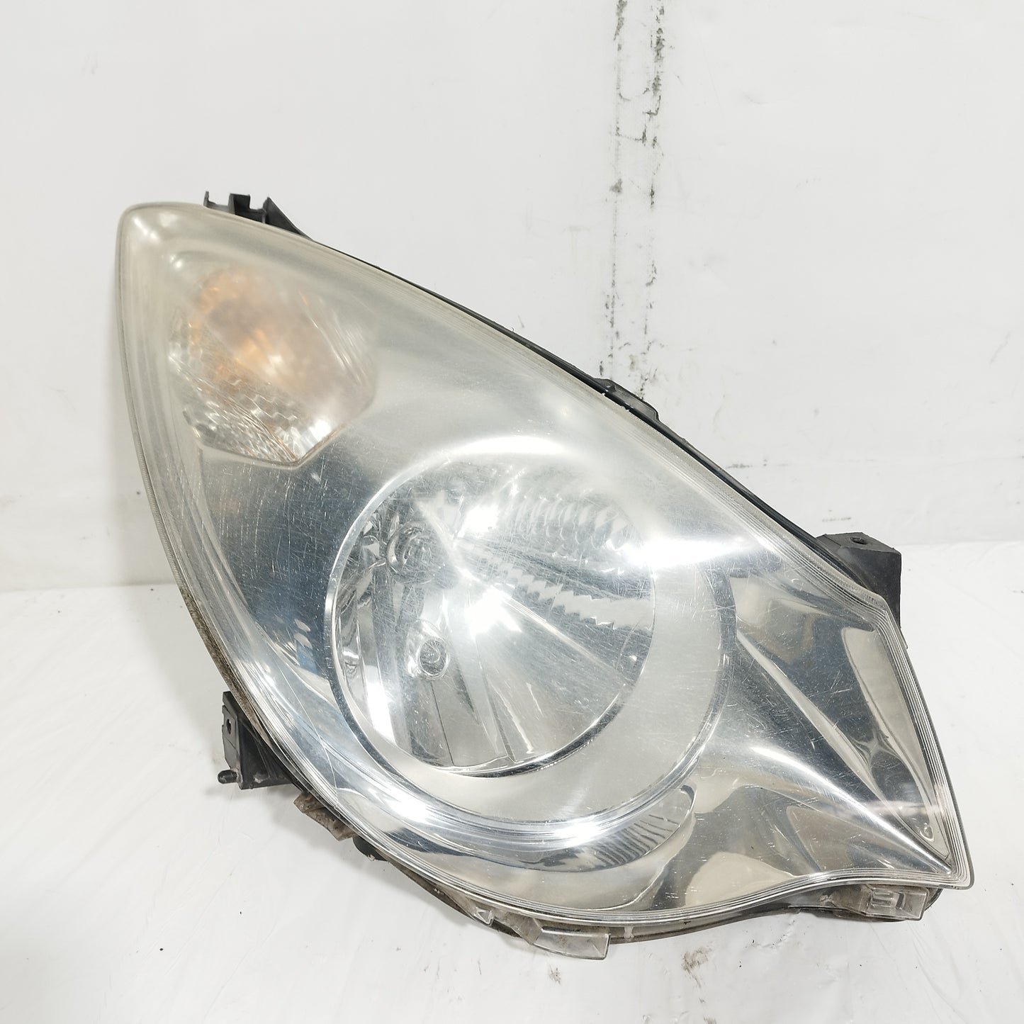 Fanale anteriore dx Opel Agila 2008-2014 cod: 35100- 52k00 ecoAC14840