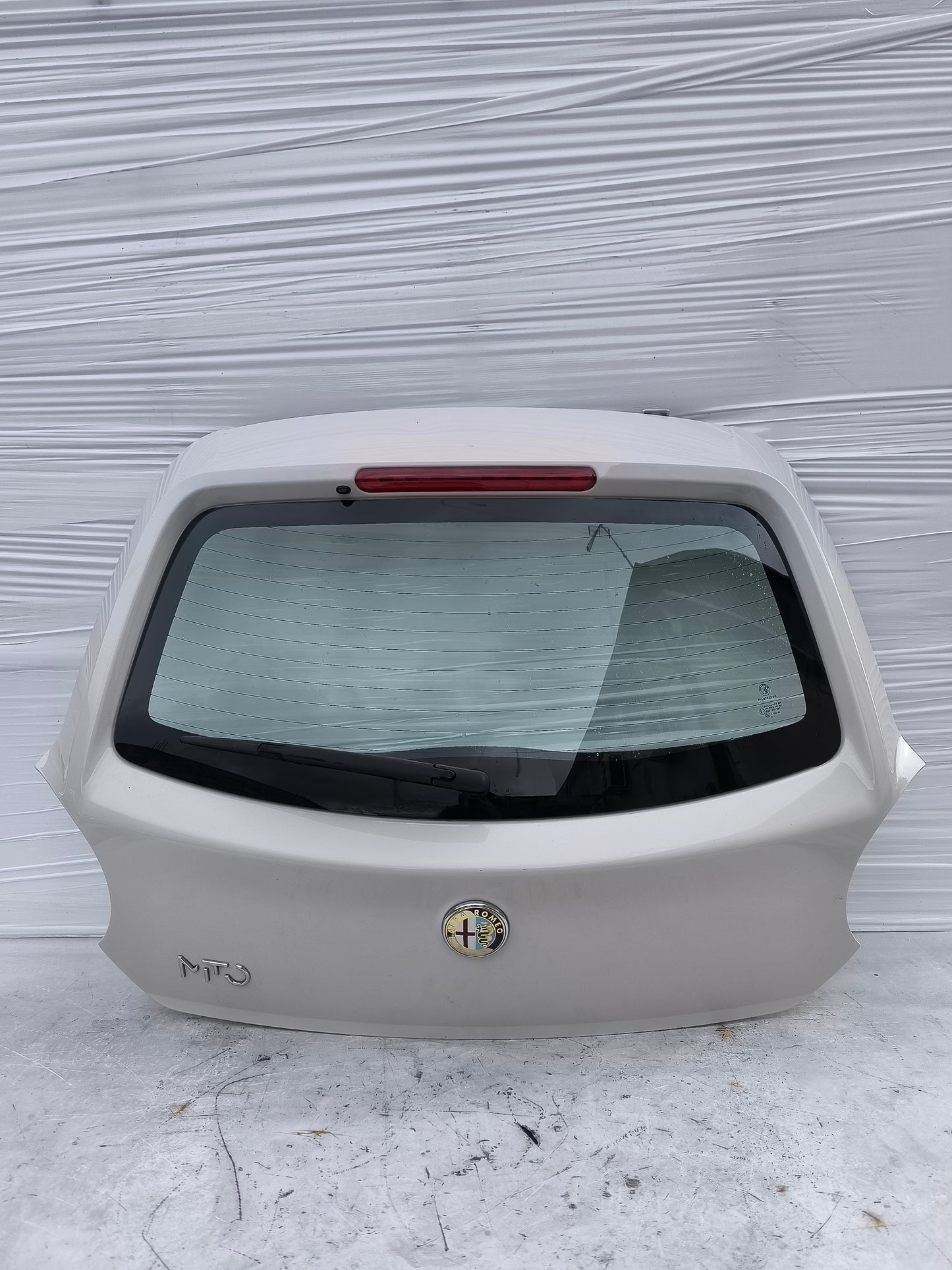 Portellone color panna Alfa Romeo Mito ecoAG7978