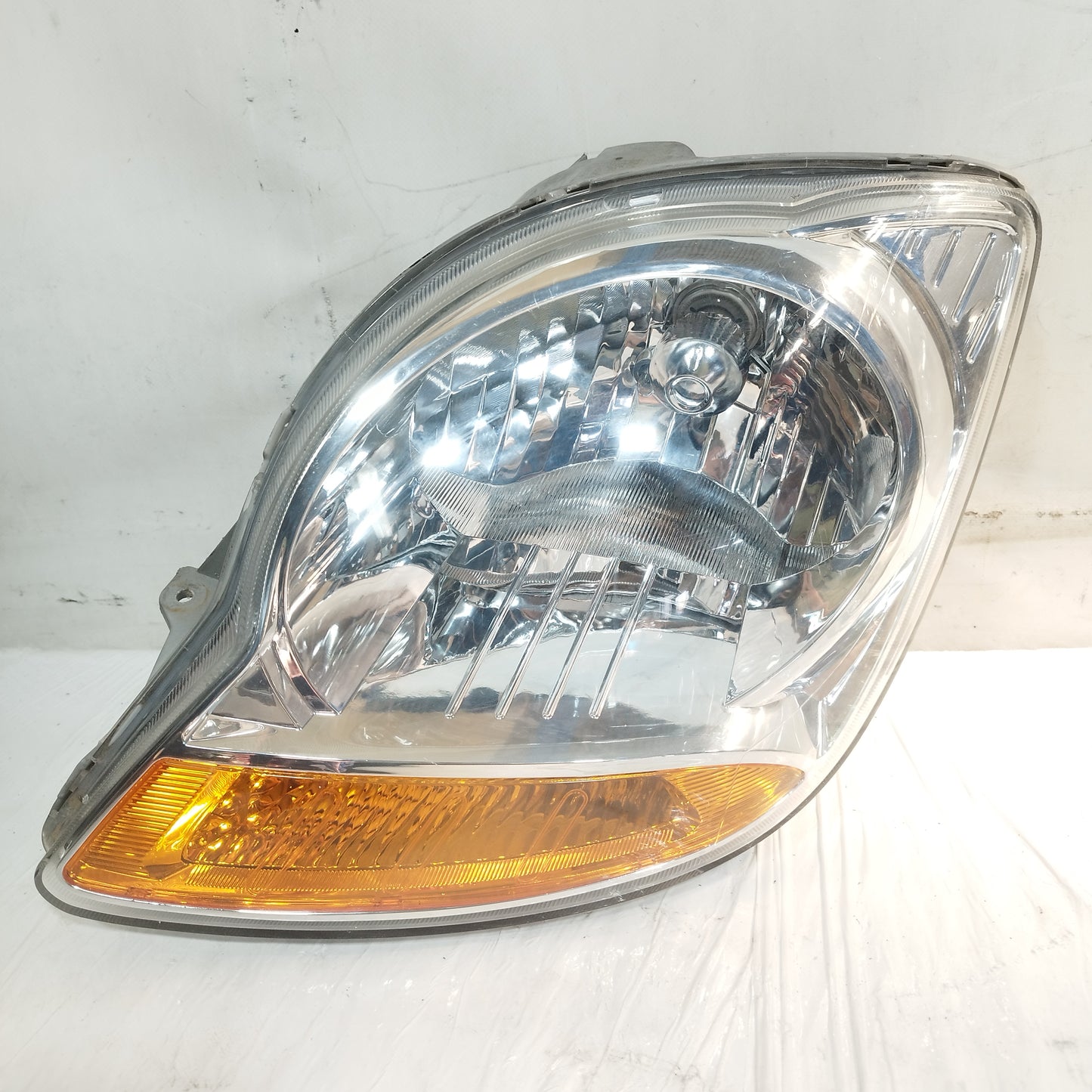 Chevrolet Matiz ecoAG5822 left front light