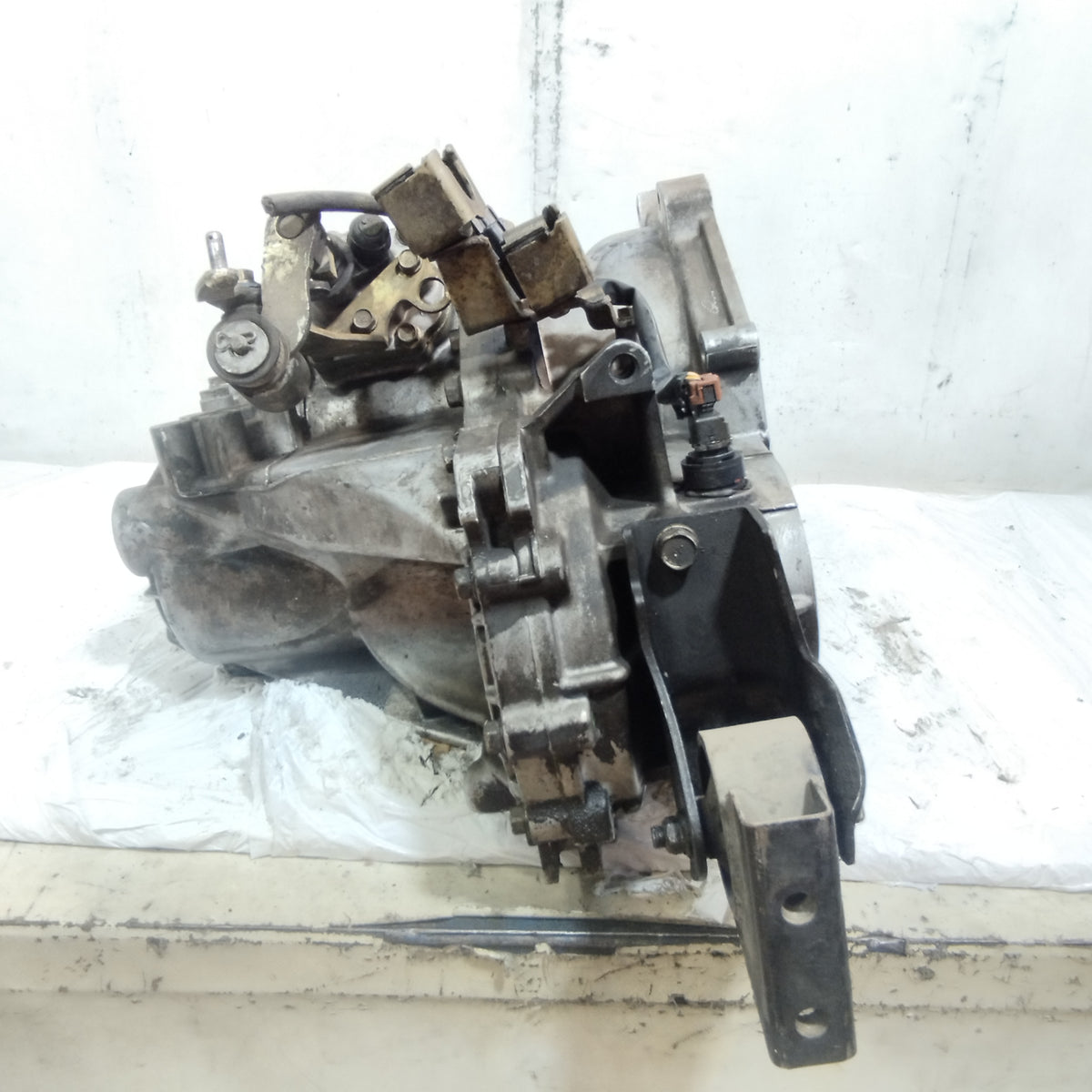 Cambio manuale Mitsubishi Space Star 2.0 B 2000-2002 cod: F5M422V5A ecoAC16380