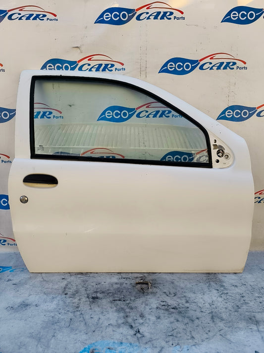 Weiße vordere rechte Tür Fiat Strada 2000 ecoAG6070