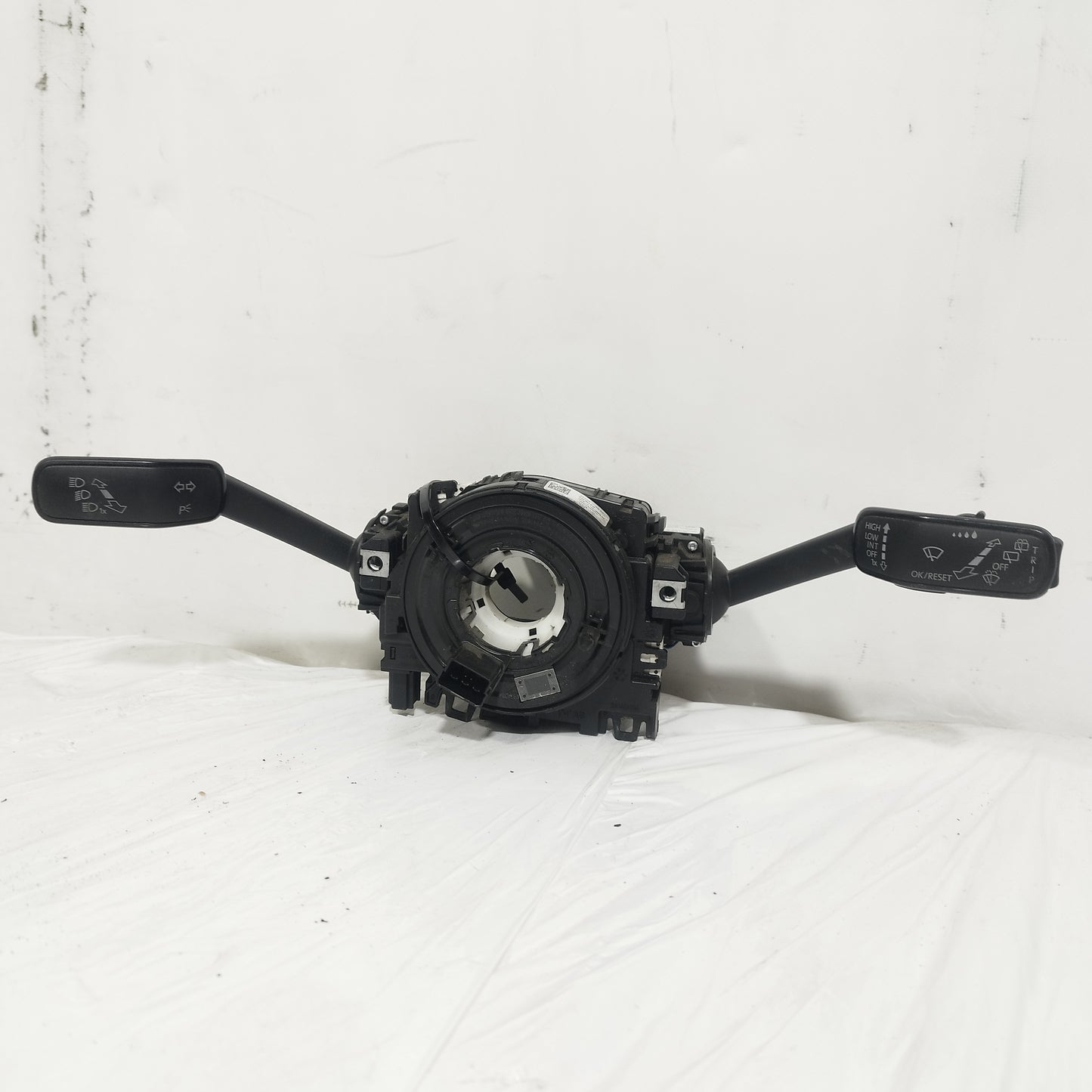 Devioluci Volkswagen Golf 7 2016 cod: 5q0953507ab ecoAC14589