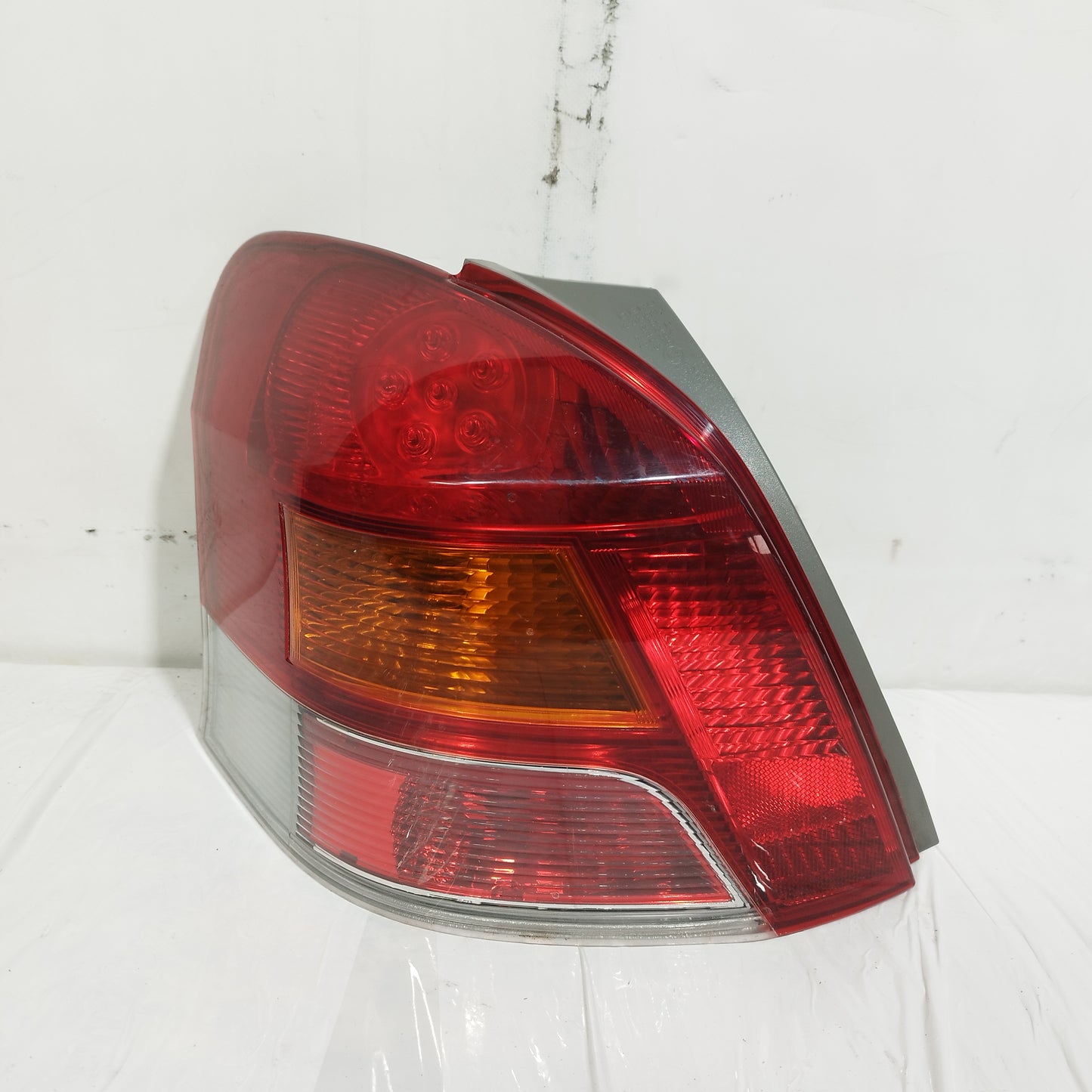 Fanale posteriore sx a Led Toyota Yaris II (XP90) Restyling 2009-2011 DEPO cod: 08-212-19T3L-F ecoAC14905