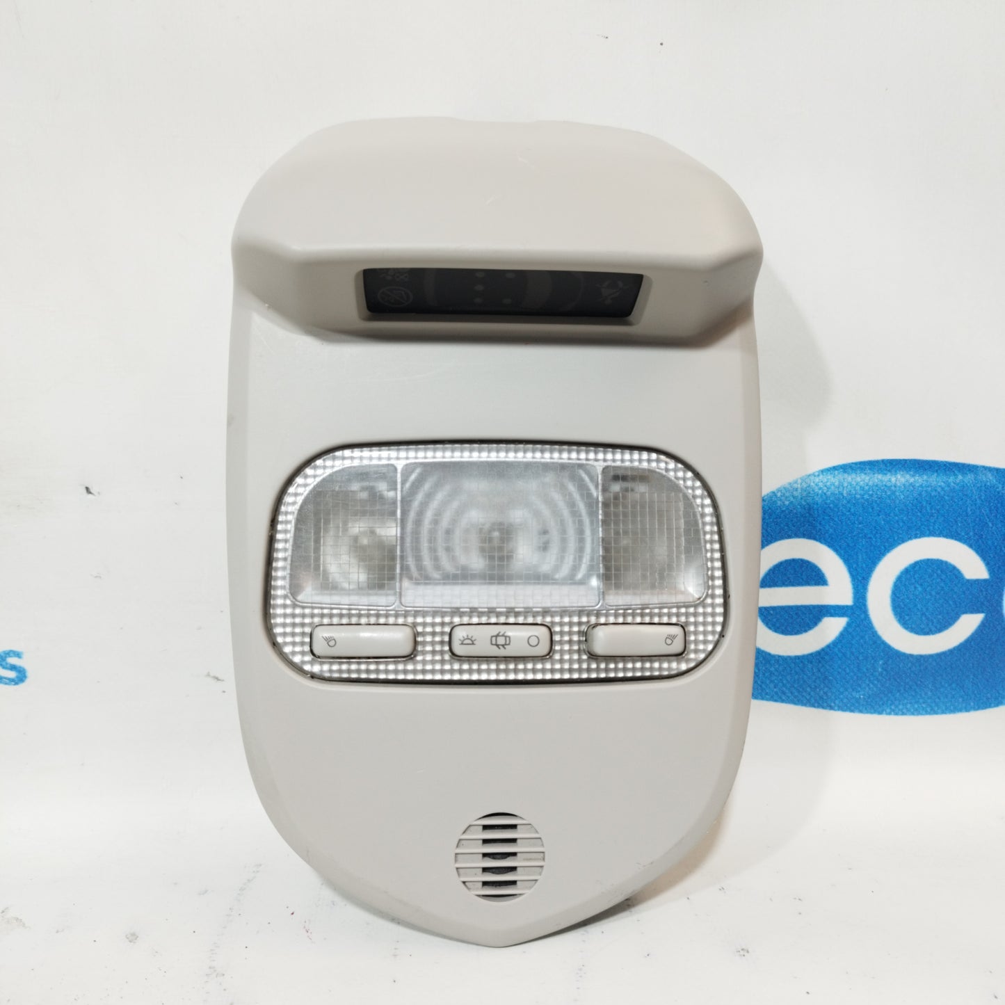 Courtesy light Peugeot 3008 2011 code: 9681370177 ecoAC9598