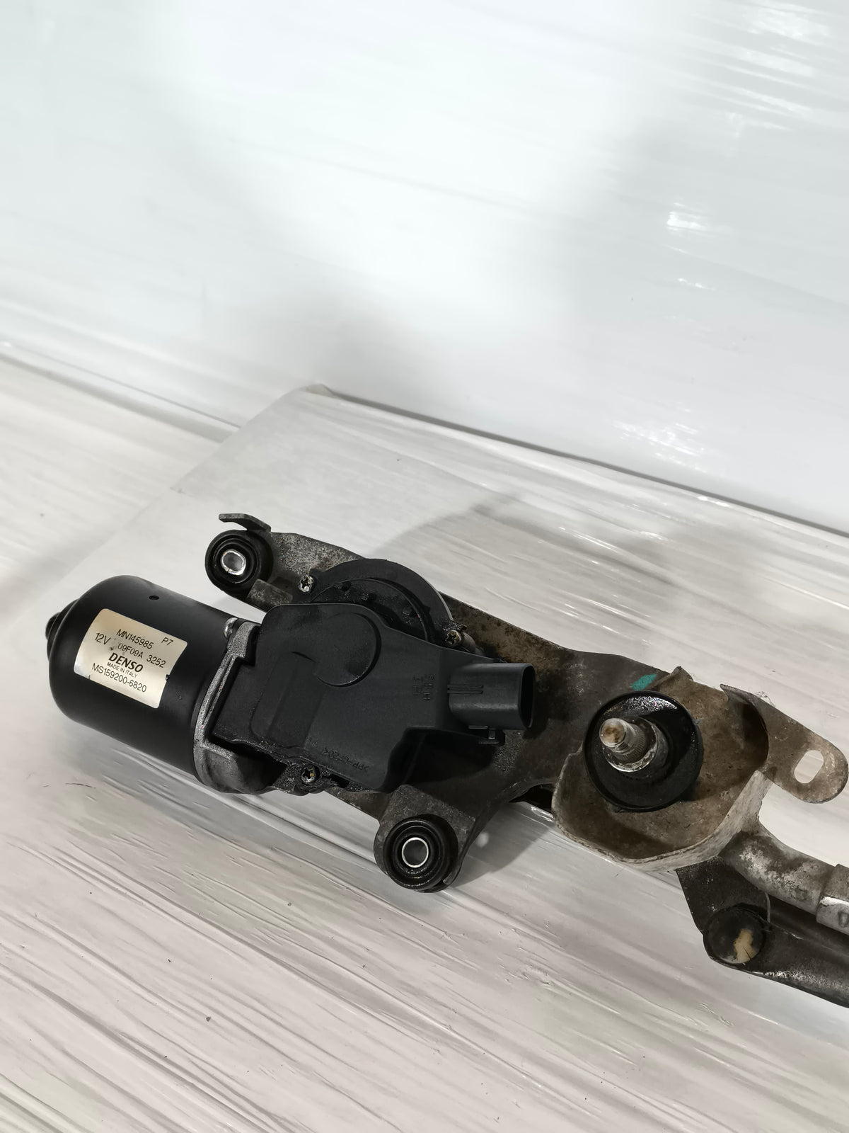 Motorino tergicristalli anteriore Mitsubishi Colt VI (Z30) anno 2004-2012 cod: MN145985 ecoAG9878